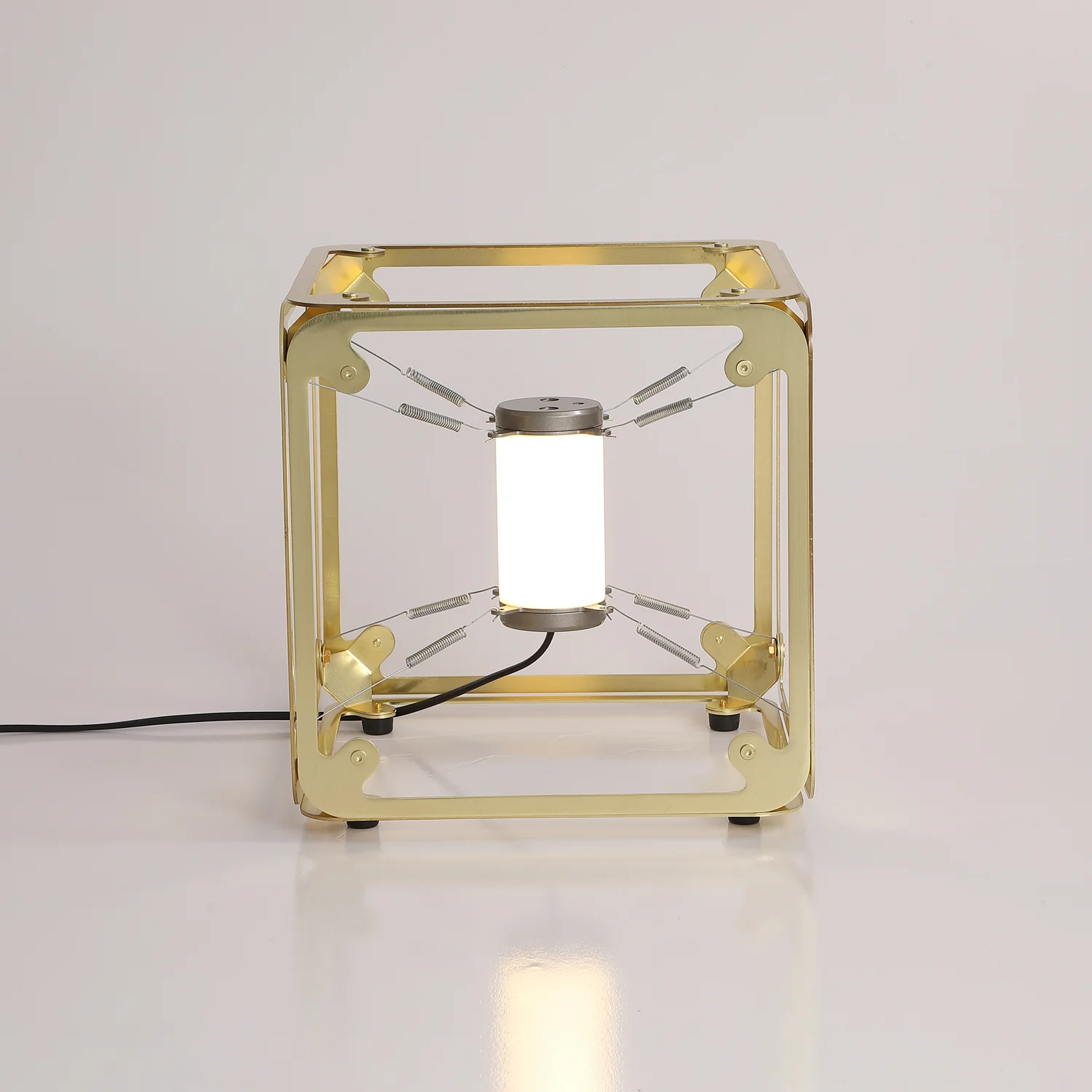 Hyperqube Table Lamp - Image 6