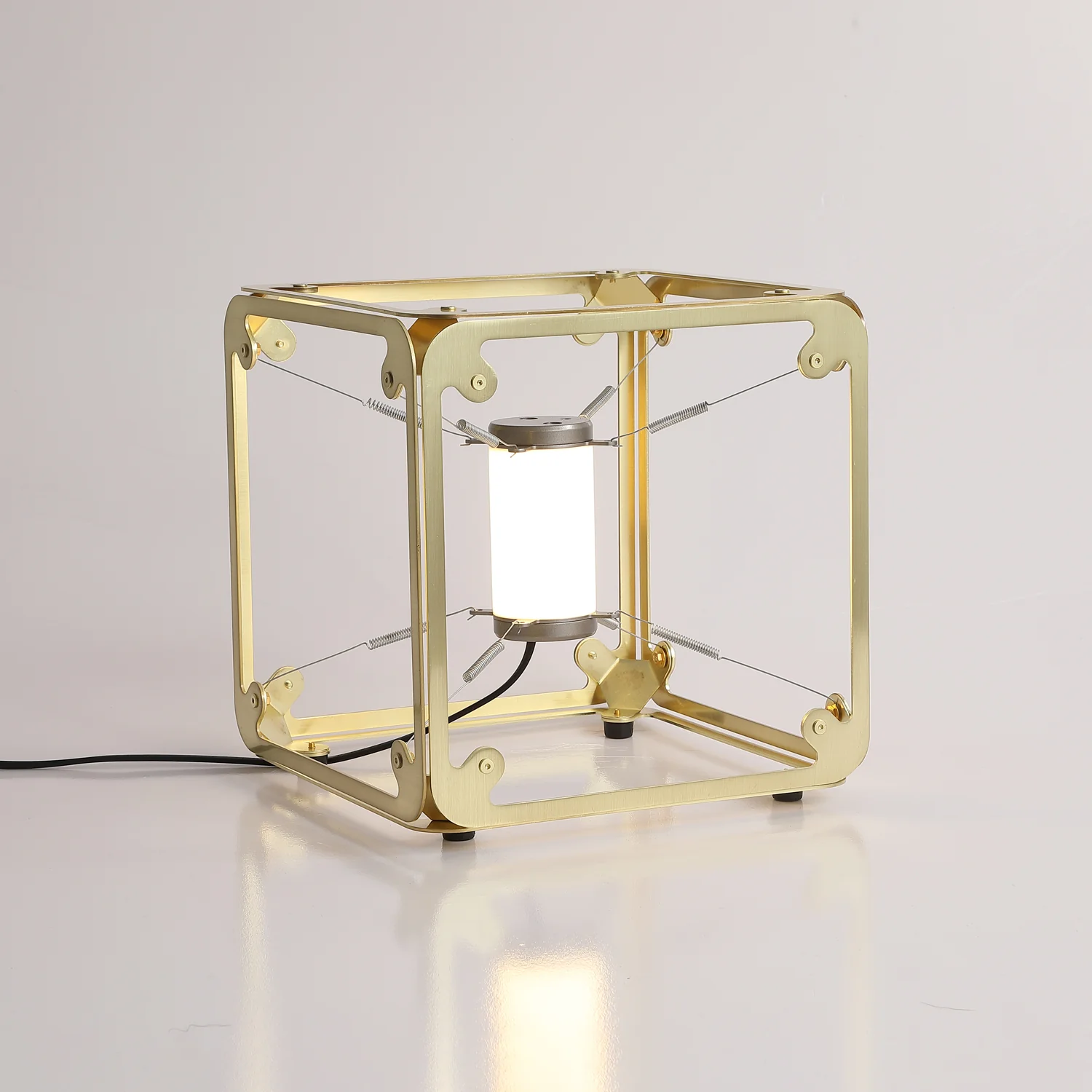 Hyperqube Table Lamp - Image 8