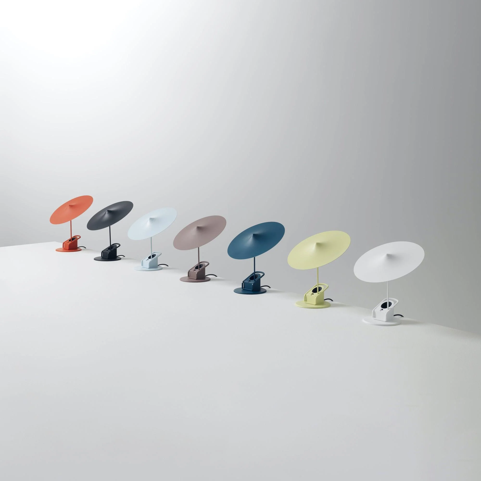 Ile Table Lamp - Image 5