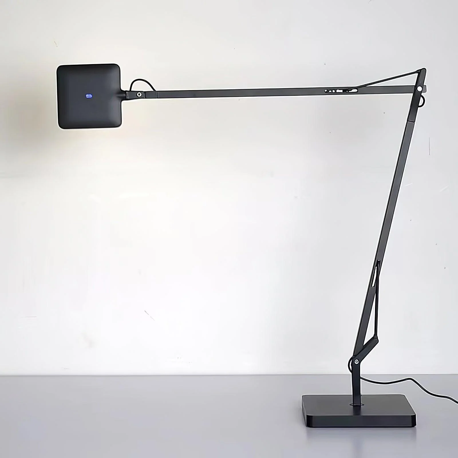 Edge Table Lamp - Image 15