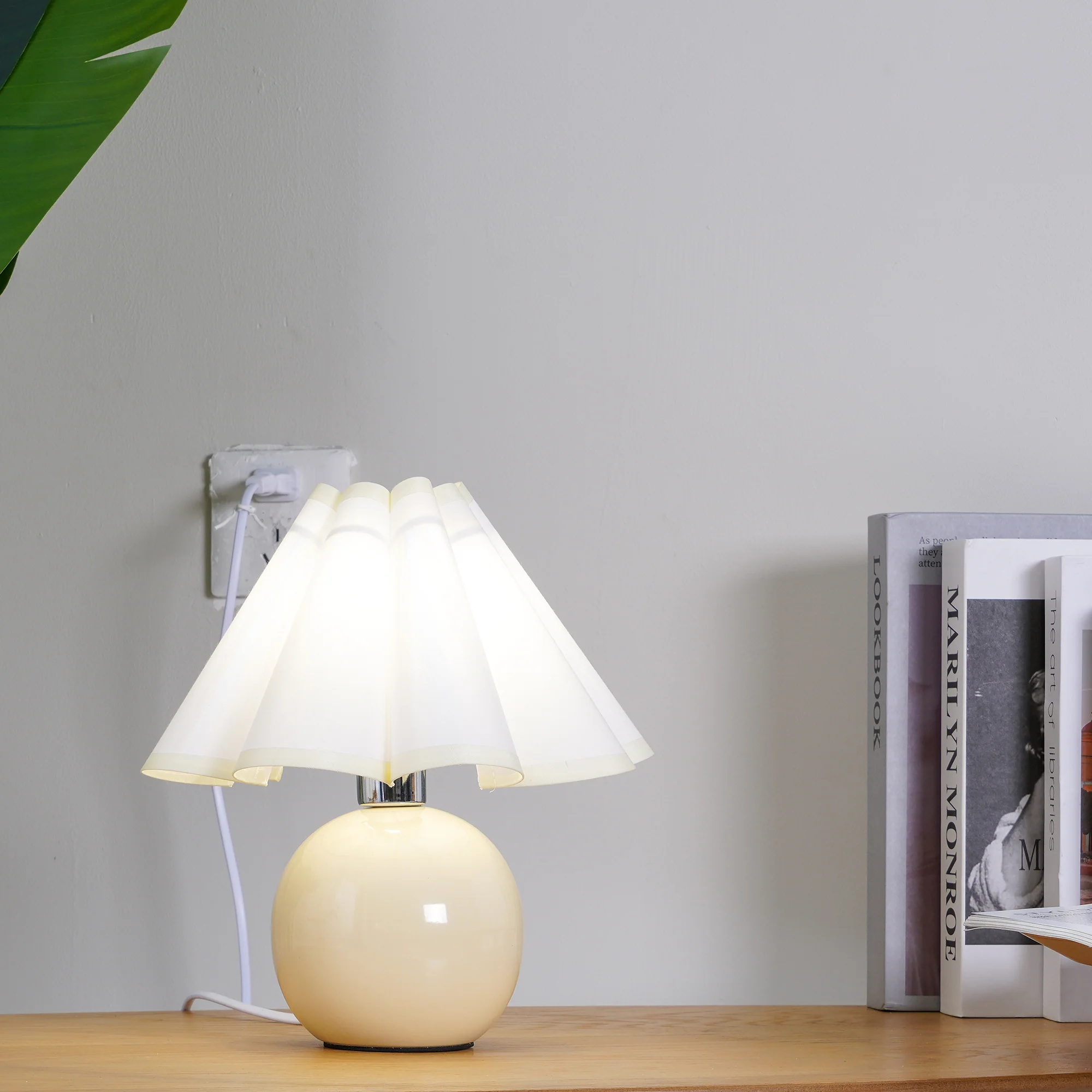 Kicsi Knife Pleat Table Lamp - Image 40