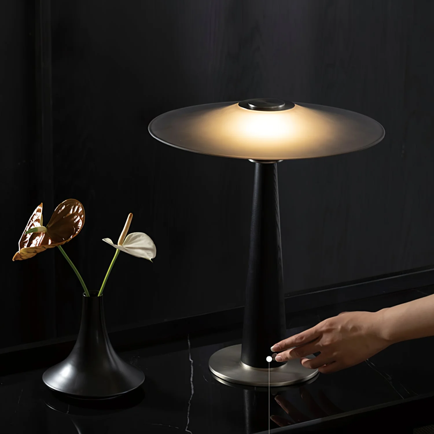 Kizu Peak Table Lamp - Image 2