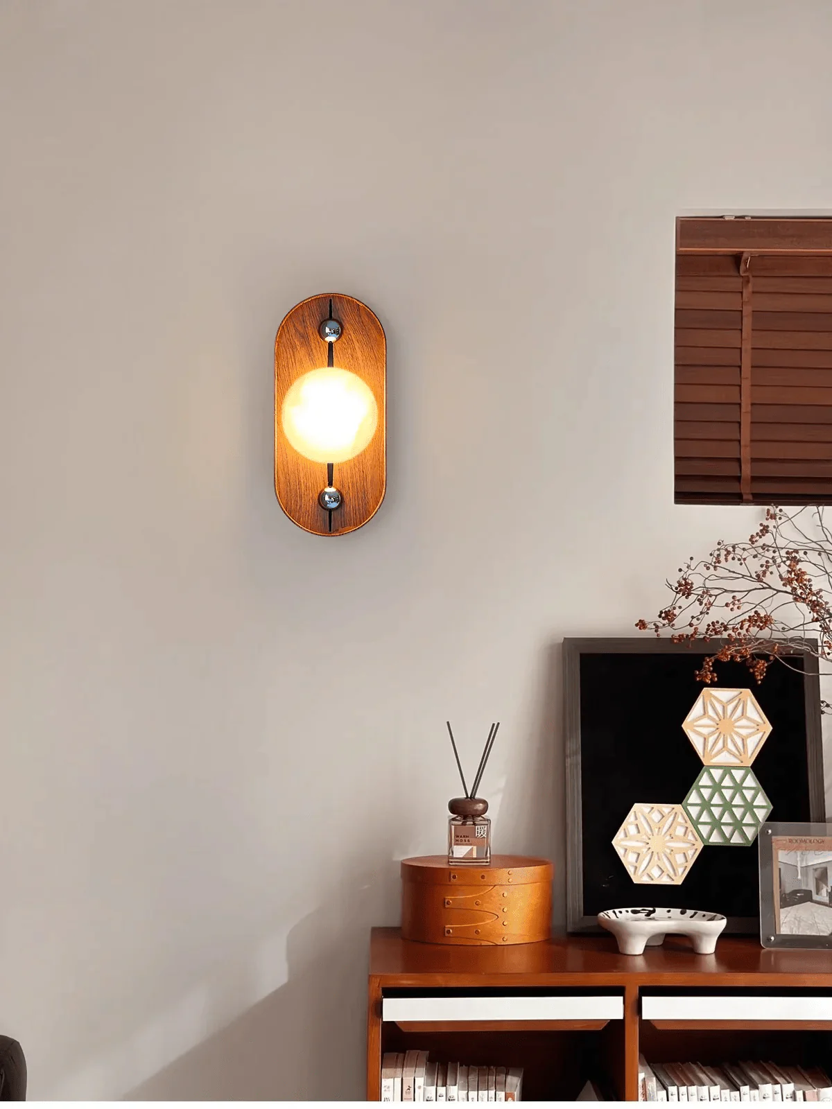 Koyan Alabaster Wall Lamp - Image 5