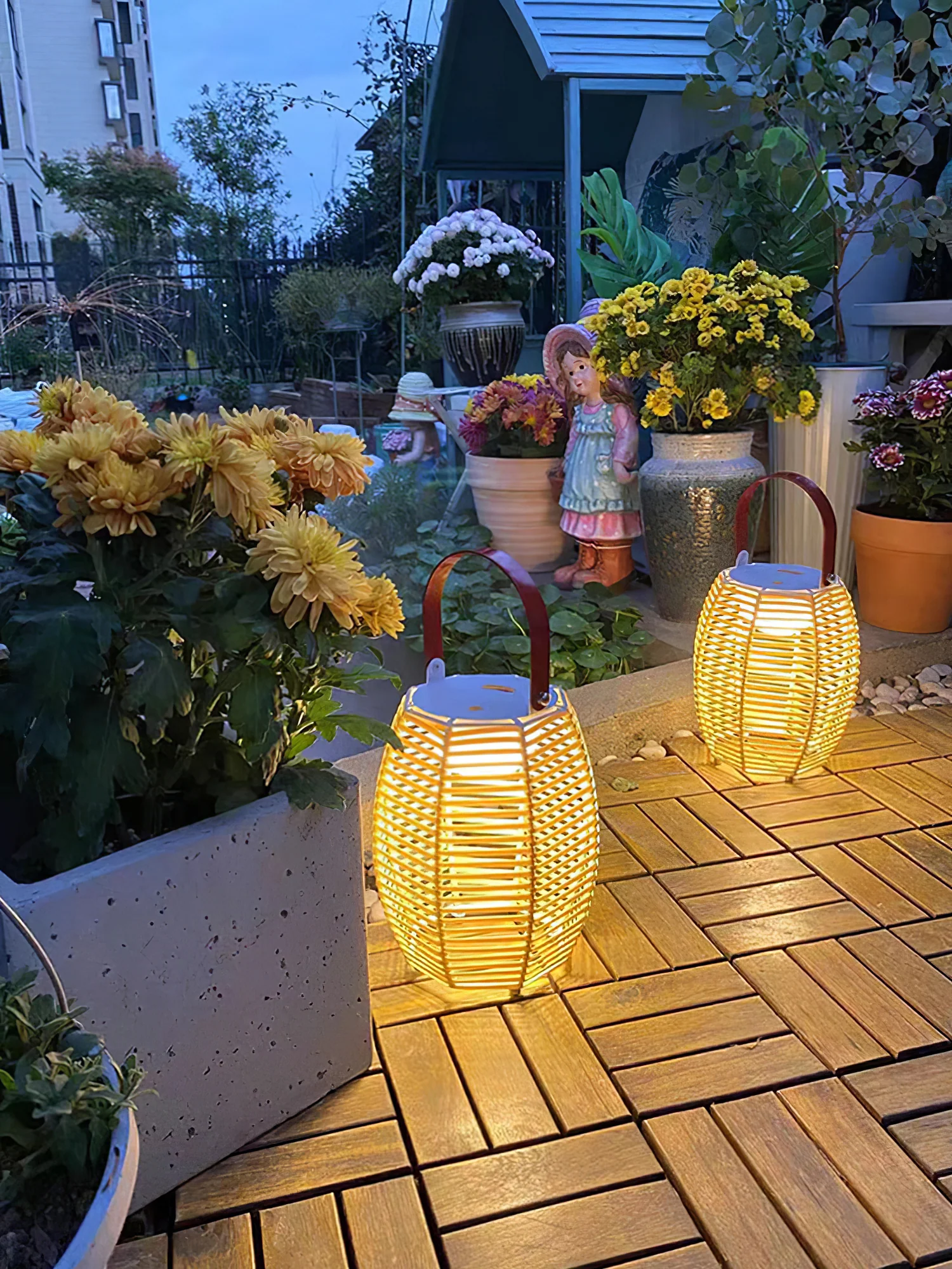 Lantern Built-in Battery Table Lamp - Image 9