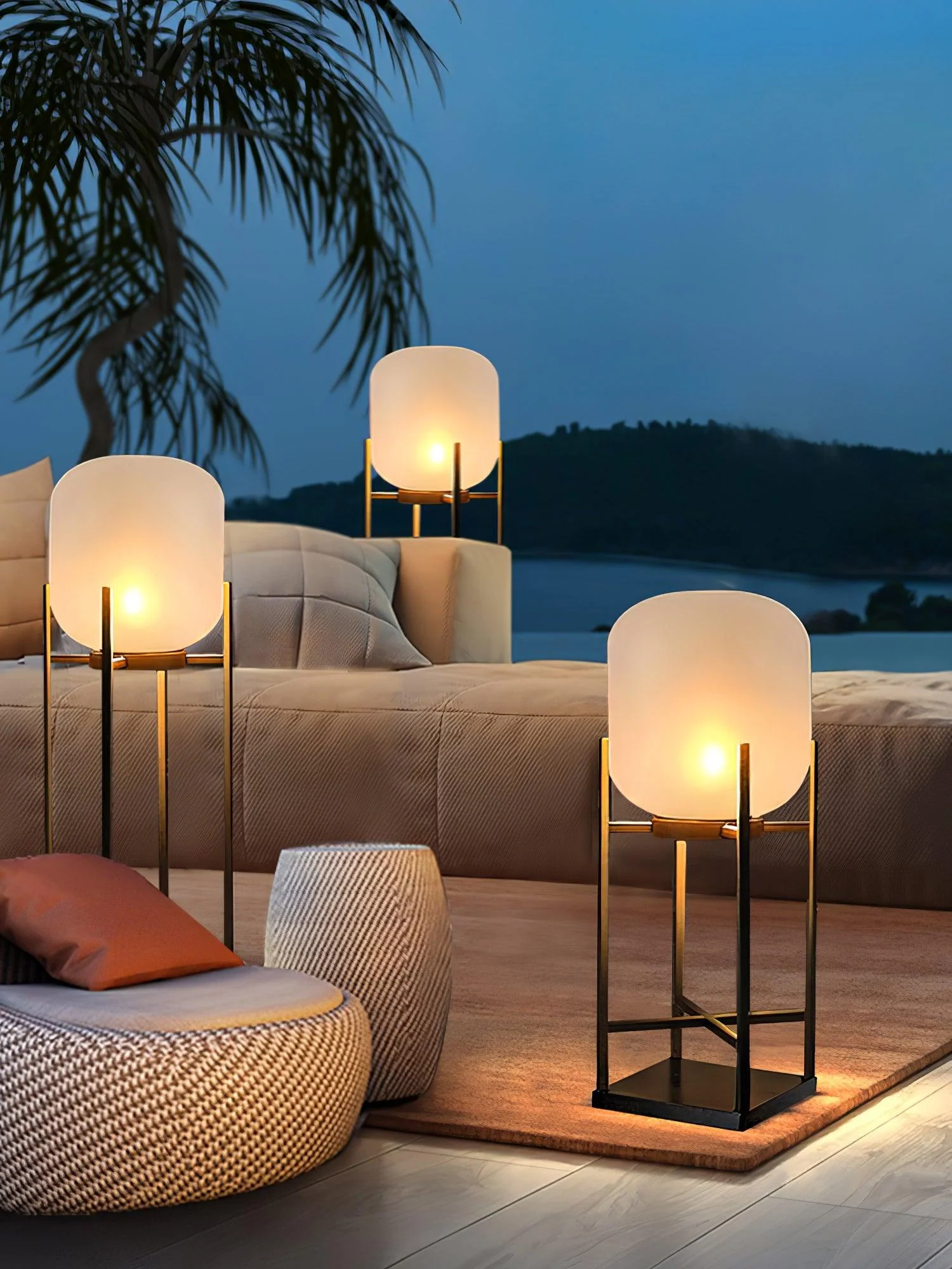 Lantern Outdoor Solar Floor Lamp - Image 15
