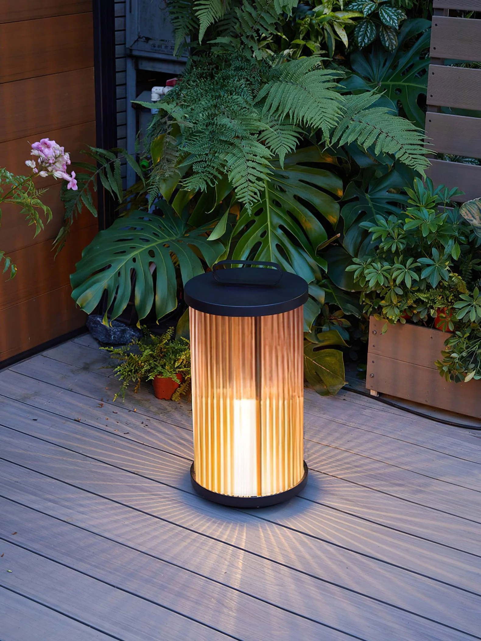 Lantern Garden Solar Outdoor Light - Image 18