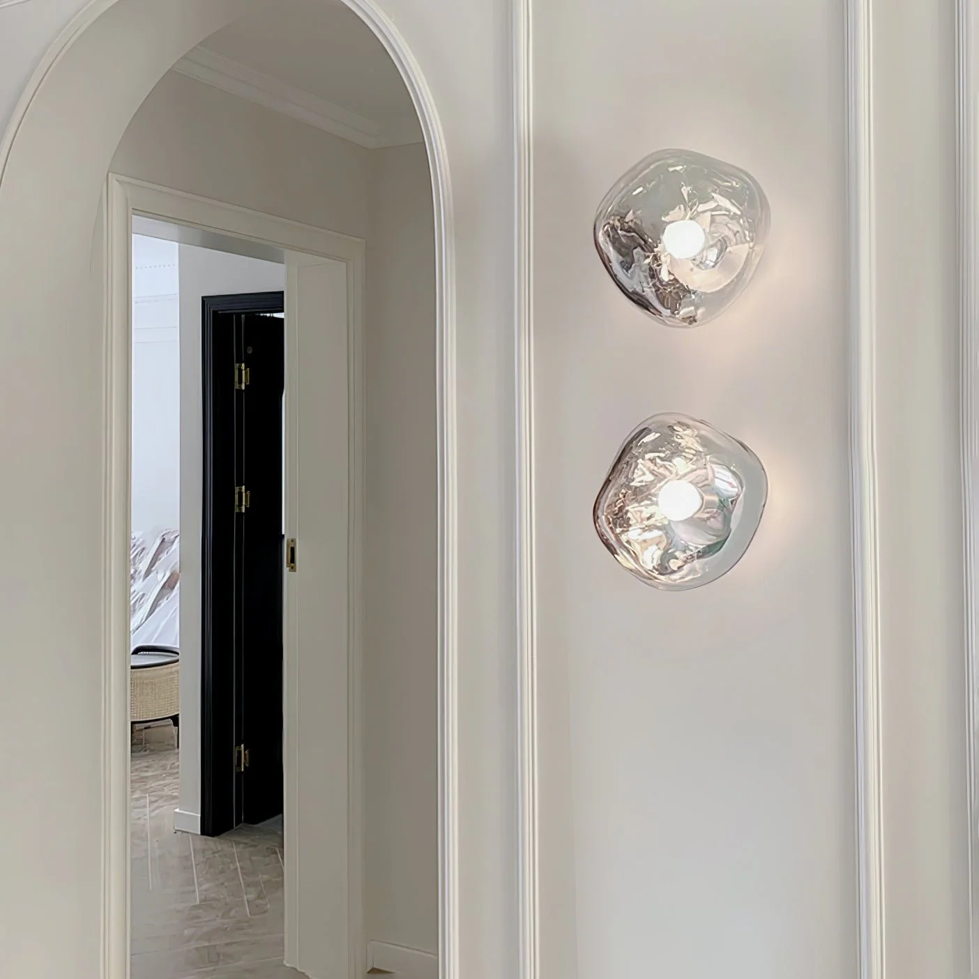 Lava Plug-in Wall Lamp - Image 2