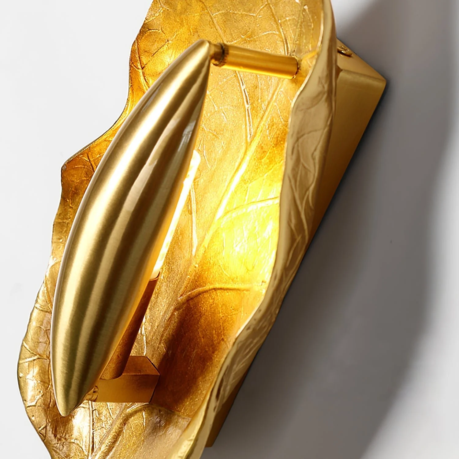 Leaf Brass Wall Lamp - Image 12