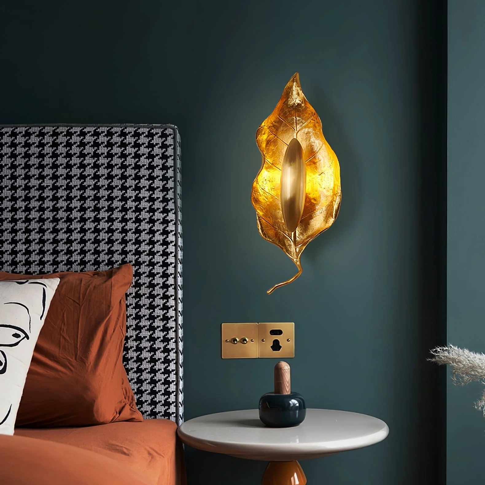 Leaf Brass Wall Lamp - Image 22