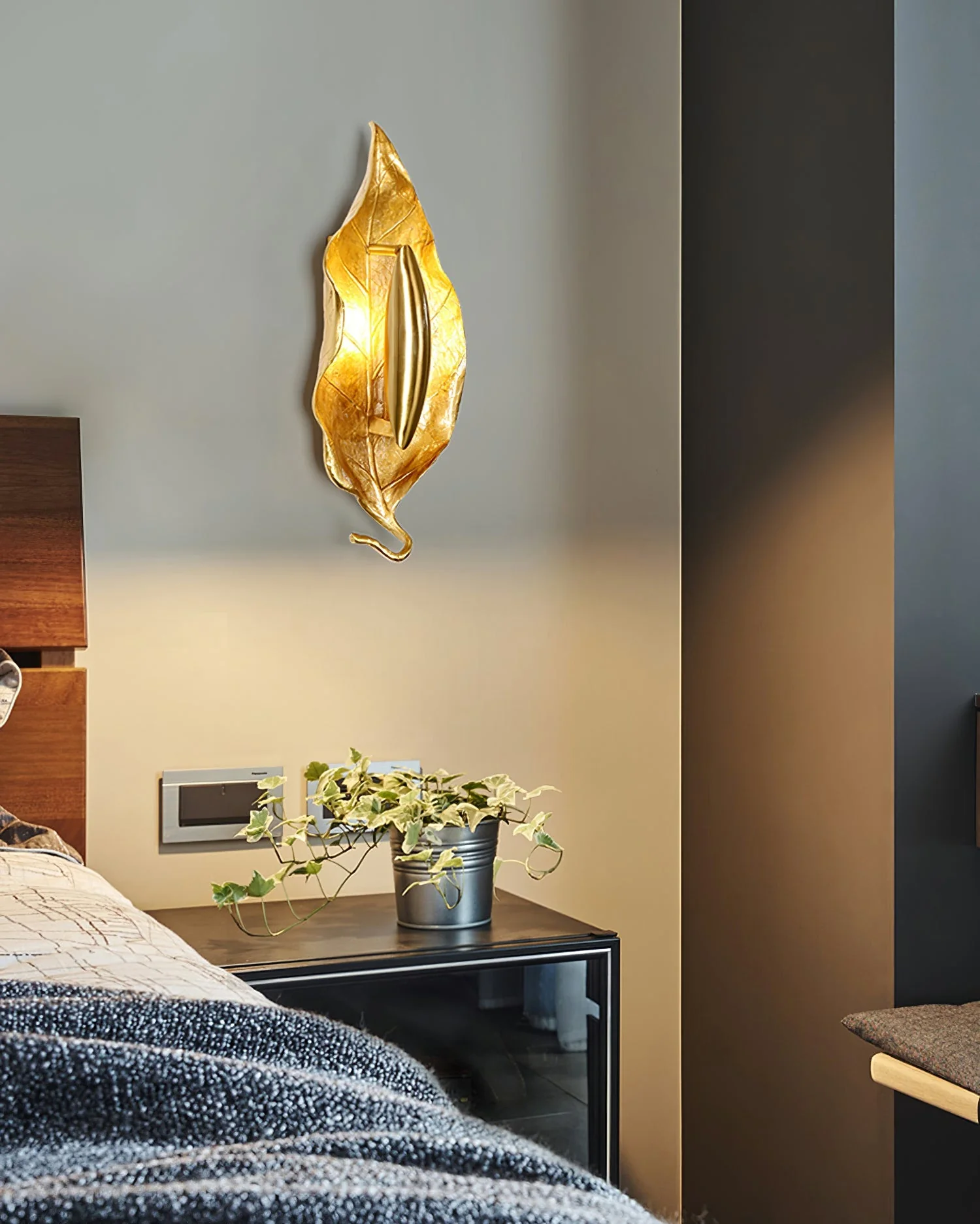 Leaf Brass Wall Lamp - Image 25
