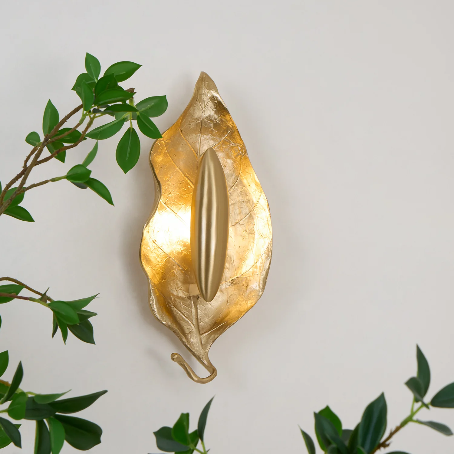 Leaf Brass Wall Lamp - Image 39