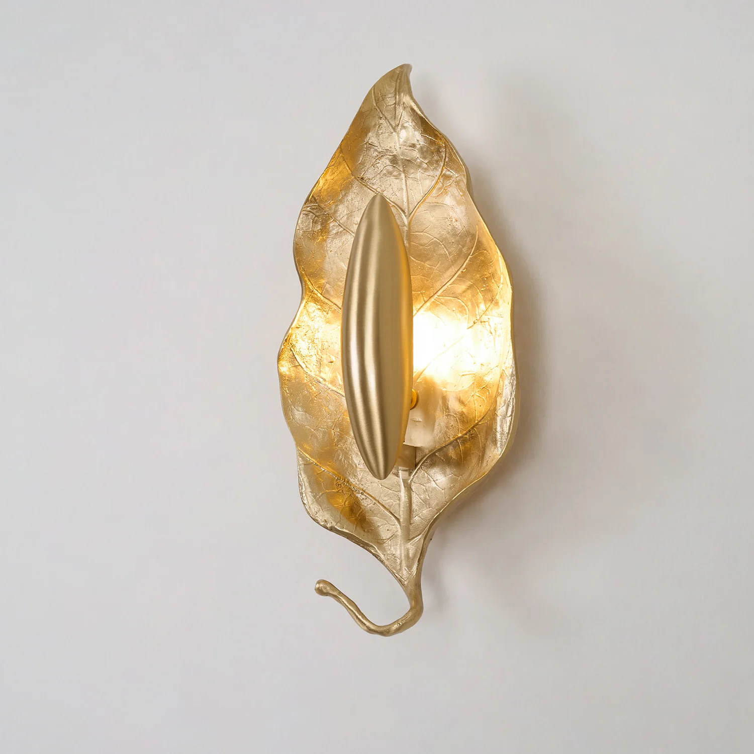 Leaf Brass Wall Lamp - Image 4