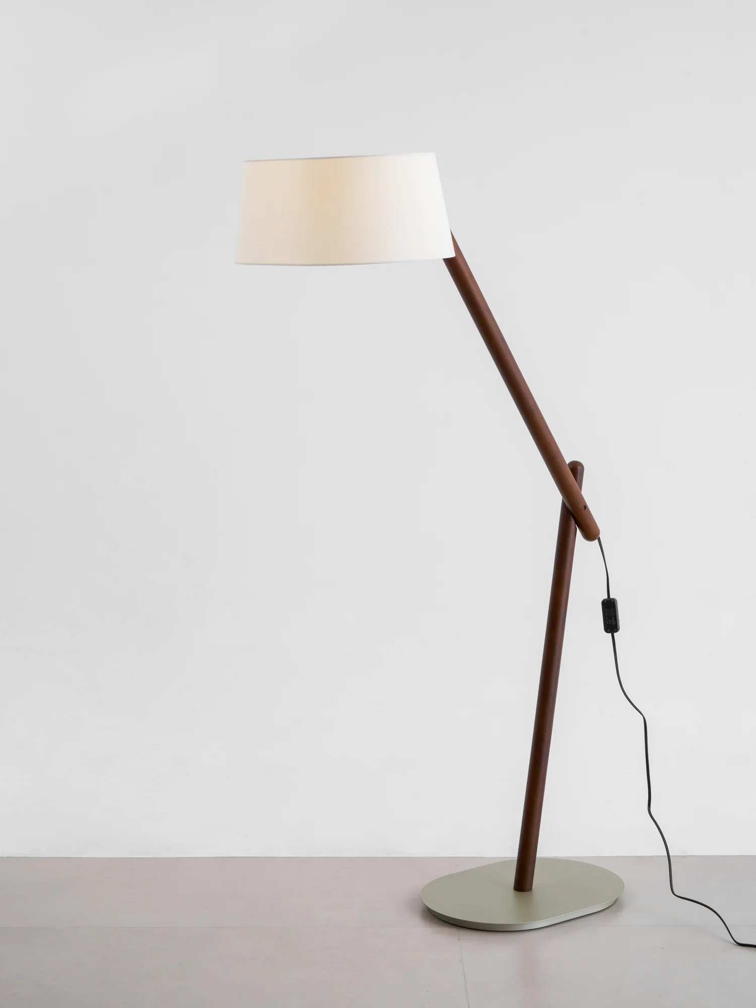 Lean Pivot Floor Lamp - Image 44