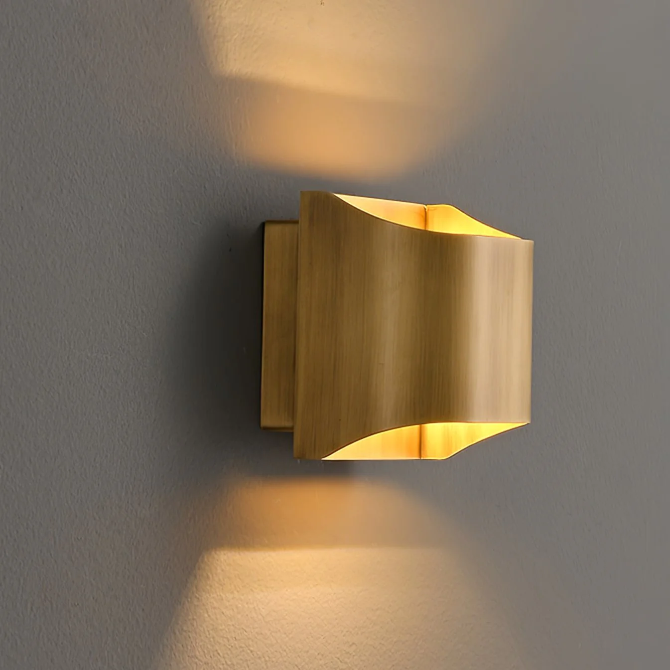 Leclerc Brass Wall Lamp - Image 97