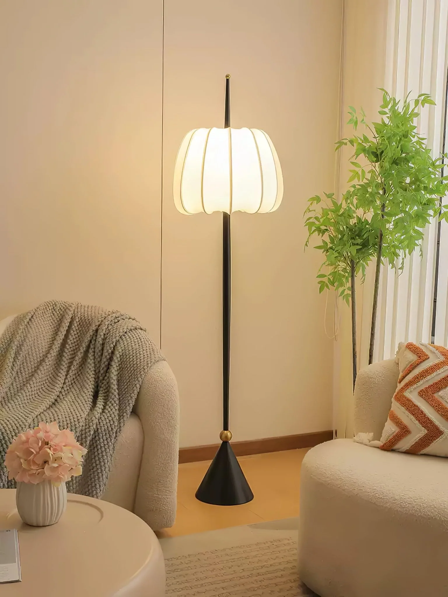 Liana Floor Lamp - Image 5