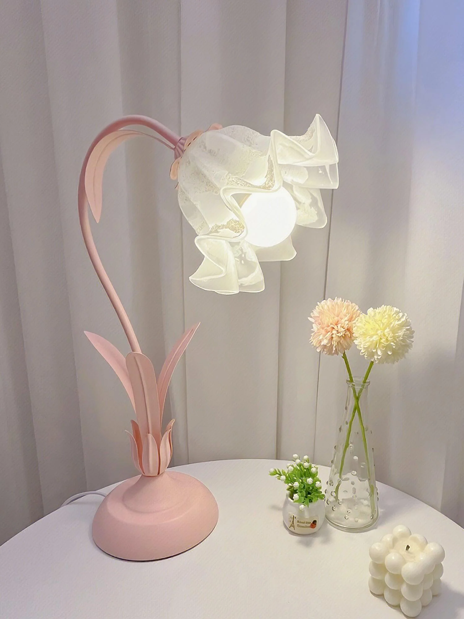 Lily of the Valley Table Lamp - Image 41