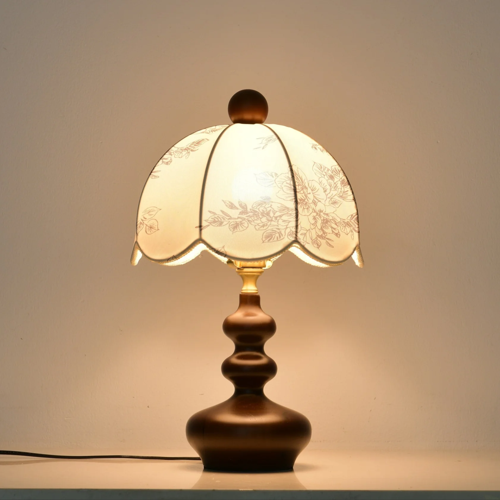 Lilybelle Blossom Table Lamp - Image 10