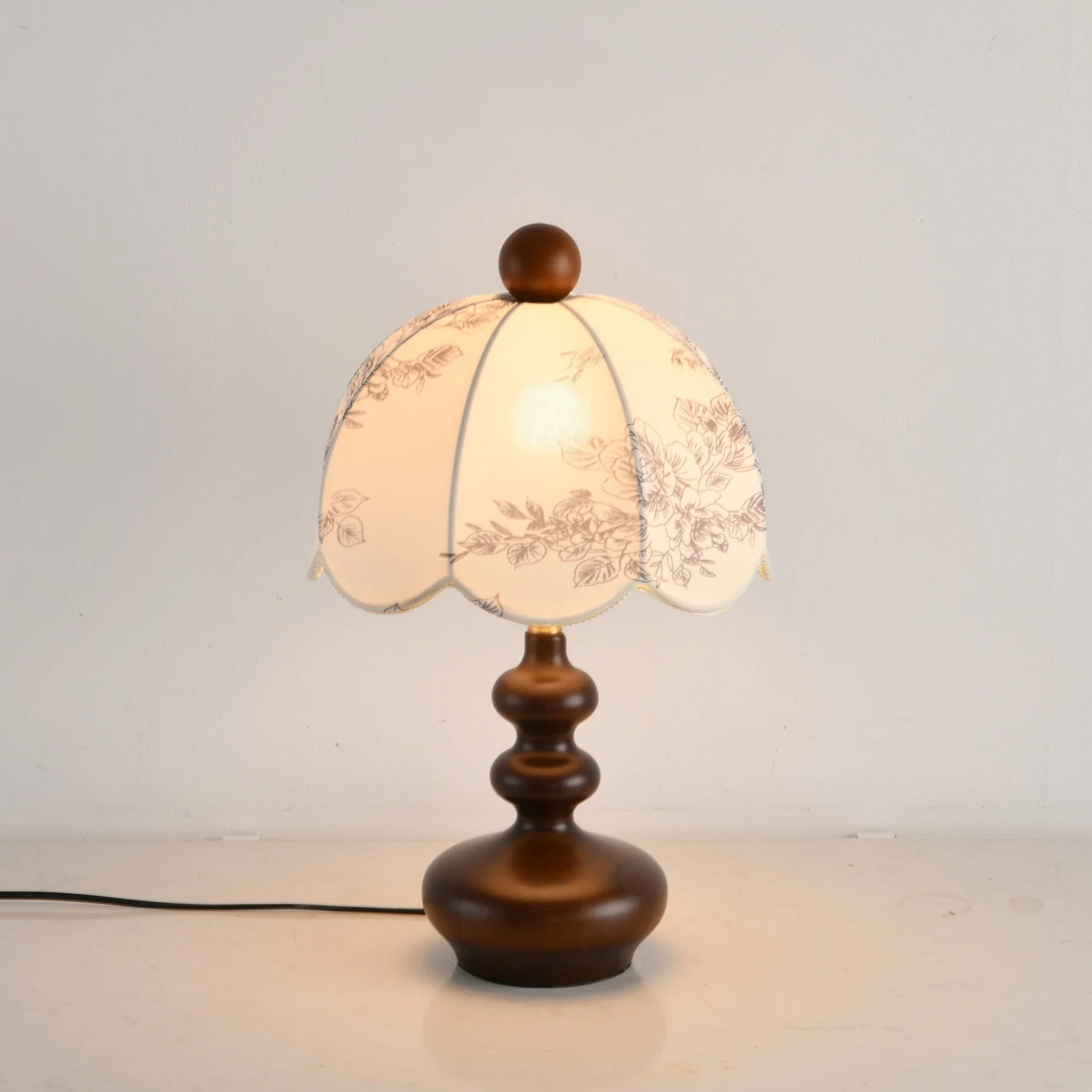 Lilybelle Blossom Table Lamp - Image 16