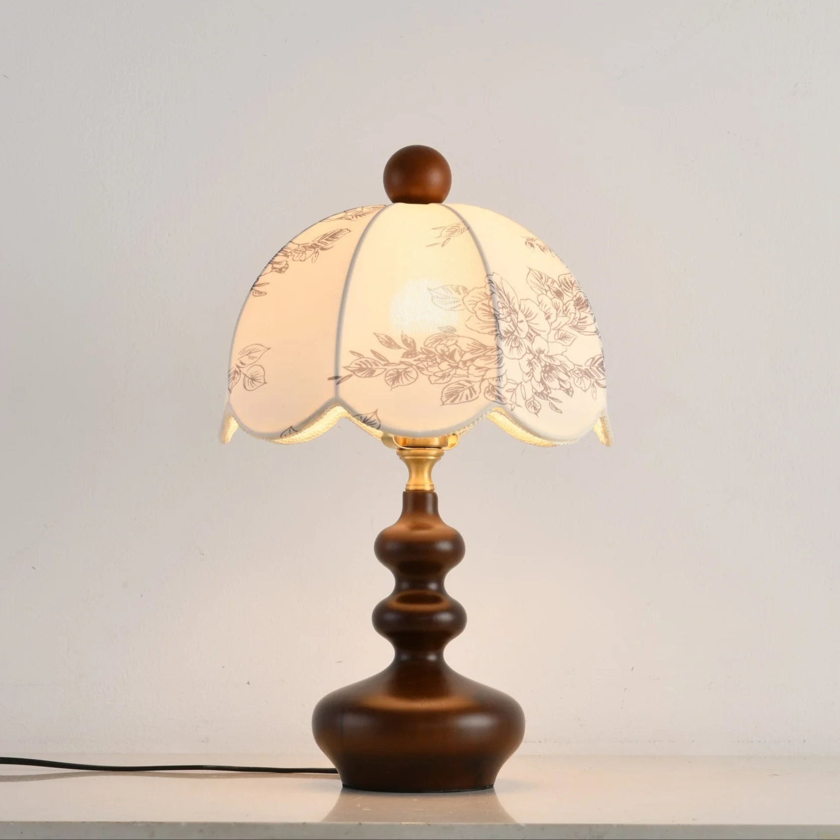 Lilybelle Blossom Table Lamp - Image 9