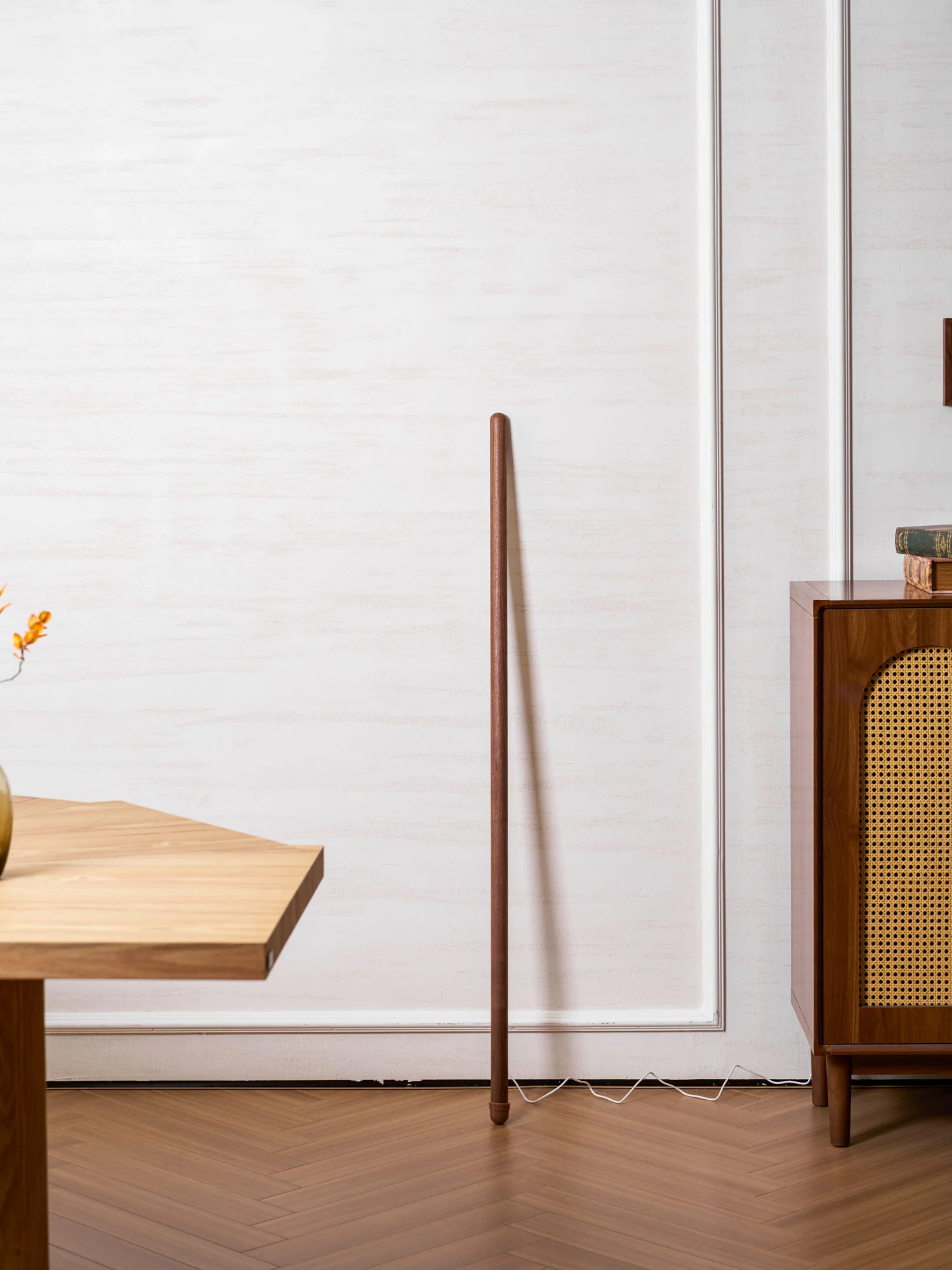 Line Assist Ambience Floor Lamp - Image 25