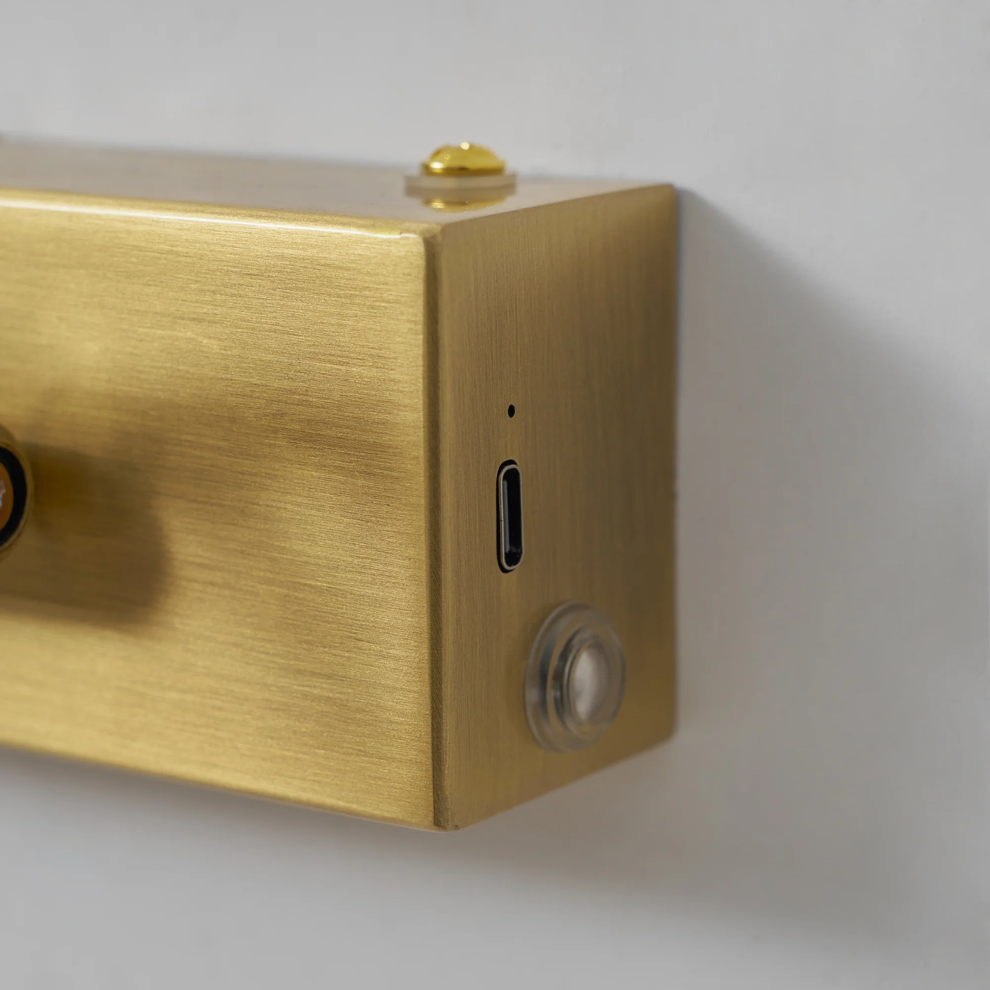 Linear Vanity Plug-in Wall Light - Image 13