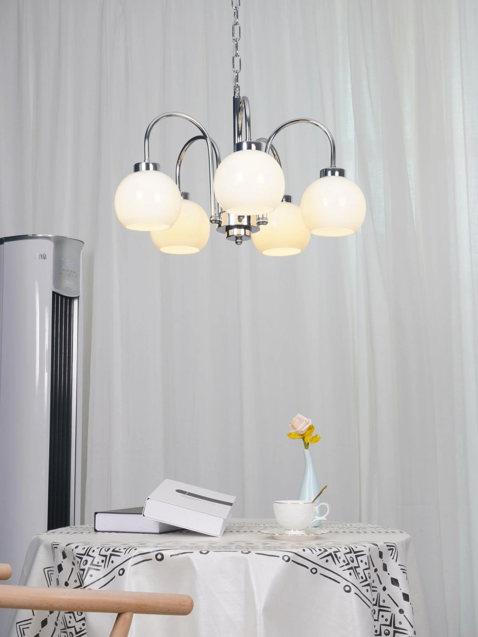 Loa Chandeliers - Image 29