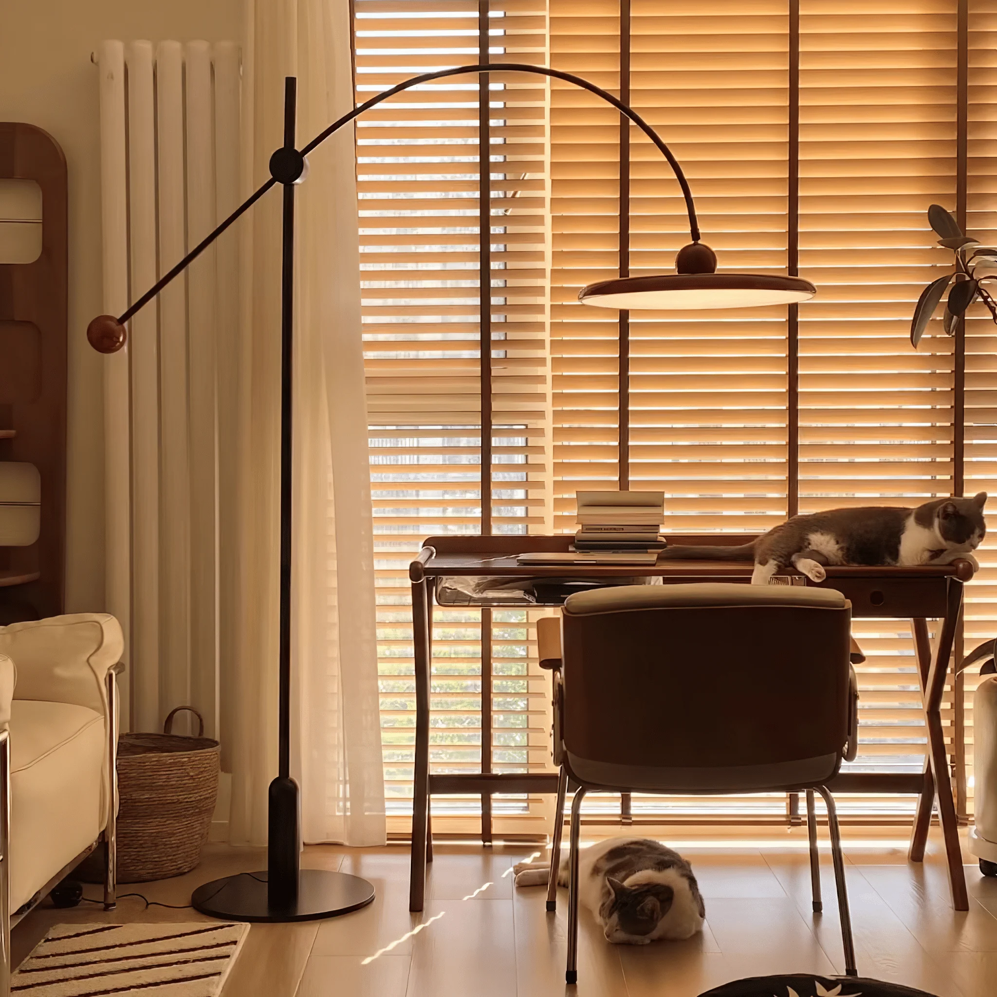 Lola Floor Lamp - Image 2