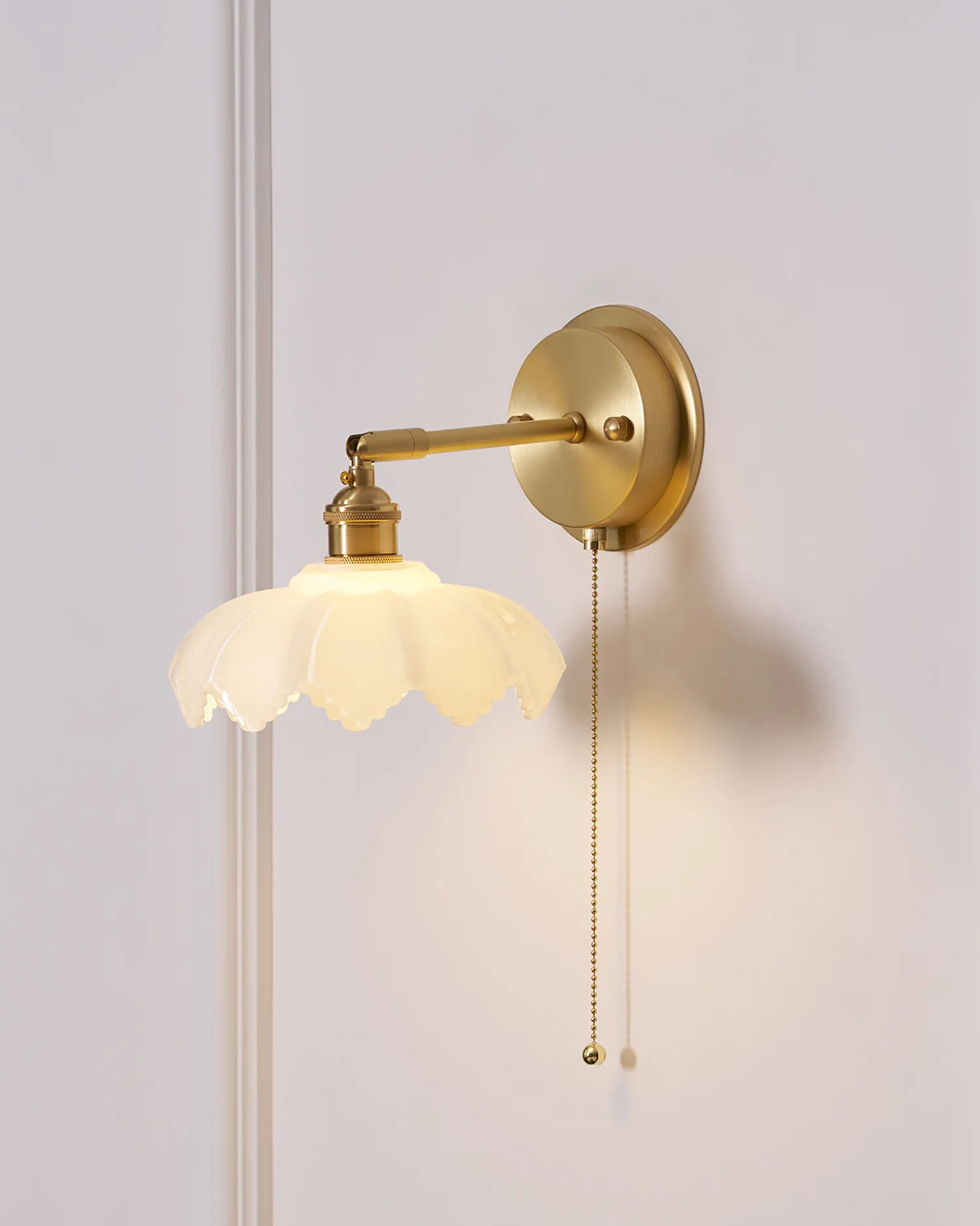Lotus Rotatable Wall Lamp - Image 2