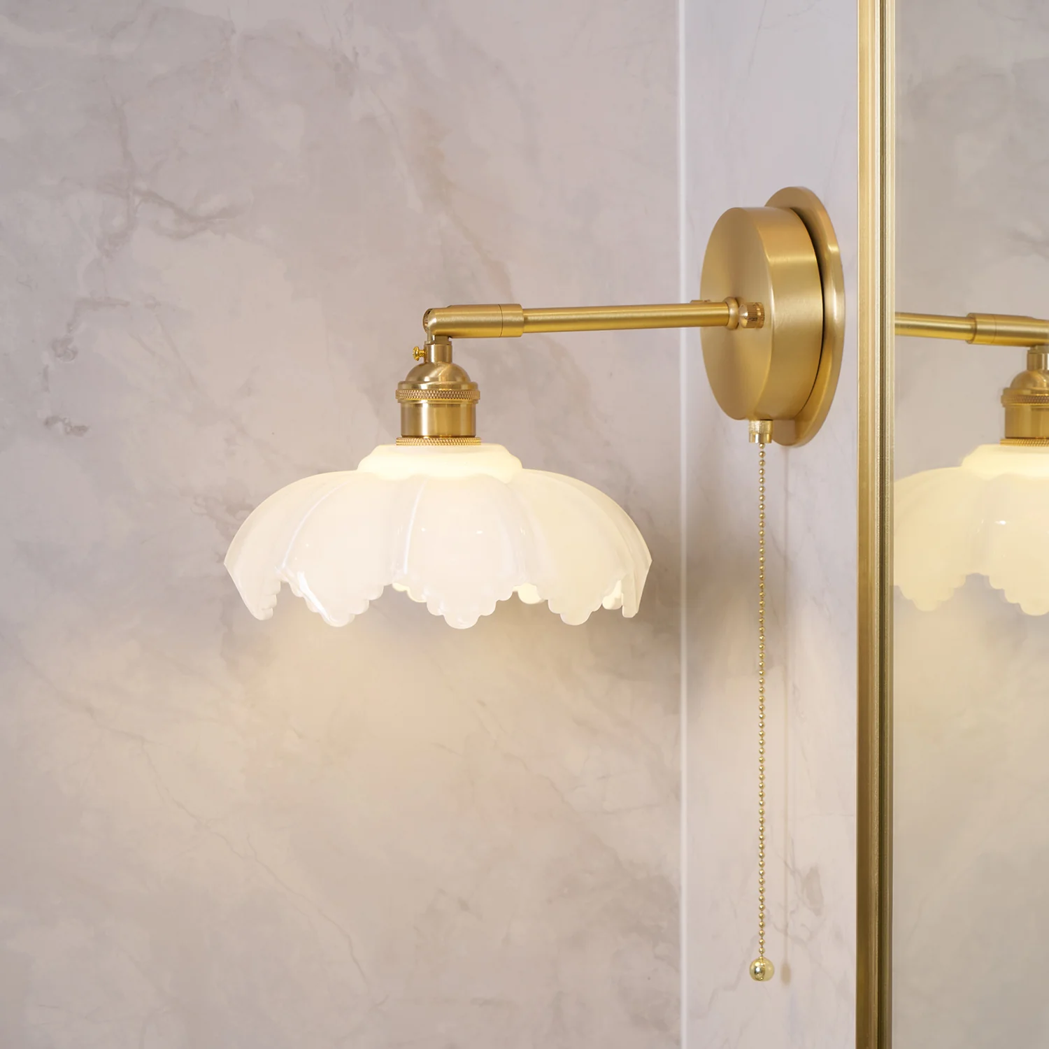 Lotus Rotatable Wall Lamp - Image 4