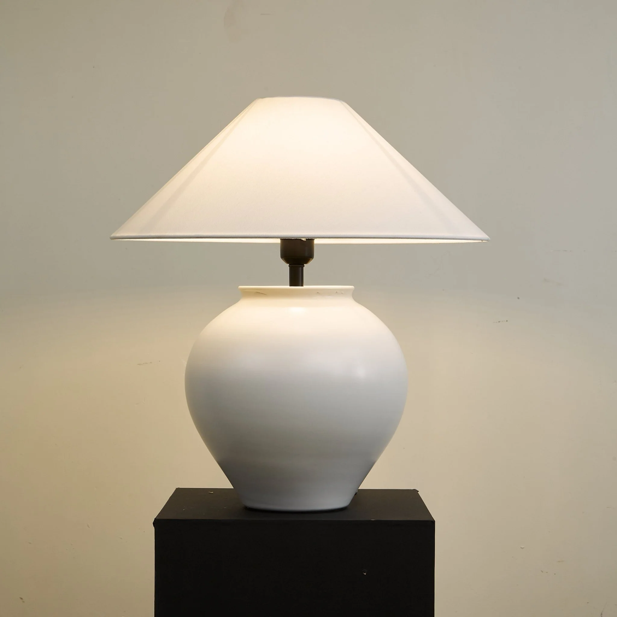 Luma Ceramic Table Lamp - Image 2