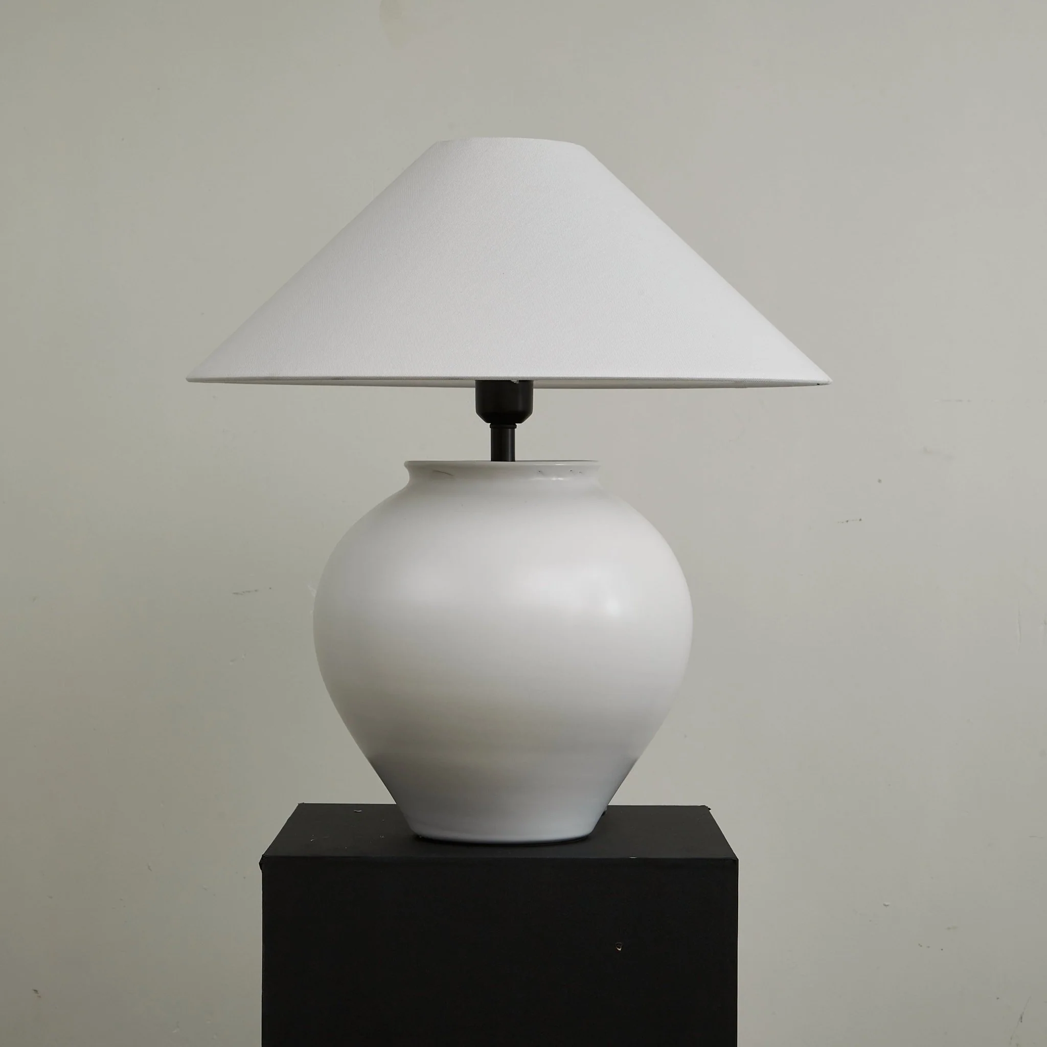 Luma Ceramic Table Lamp - Image 5
