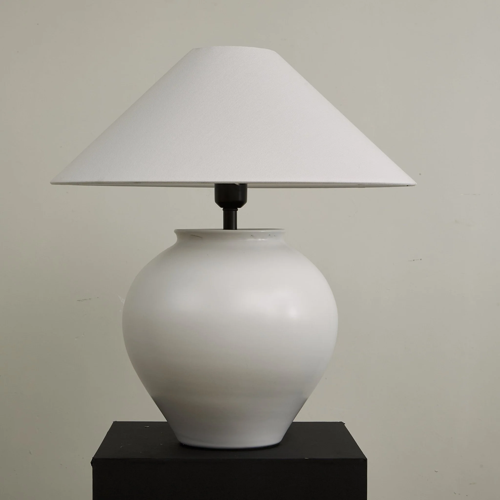 Luma Ceramic Table Lamp - Image 9