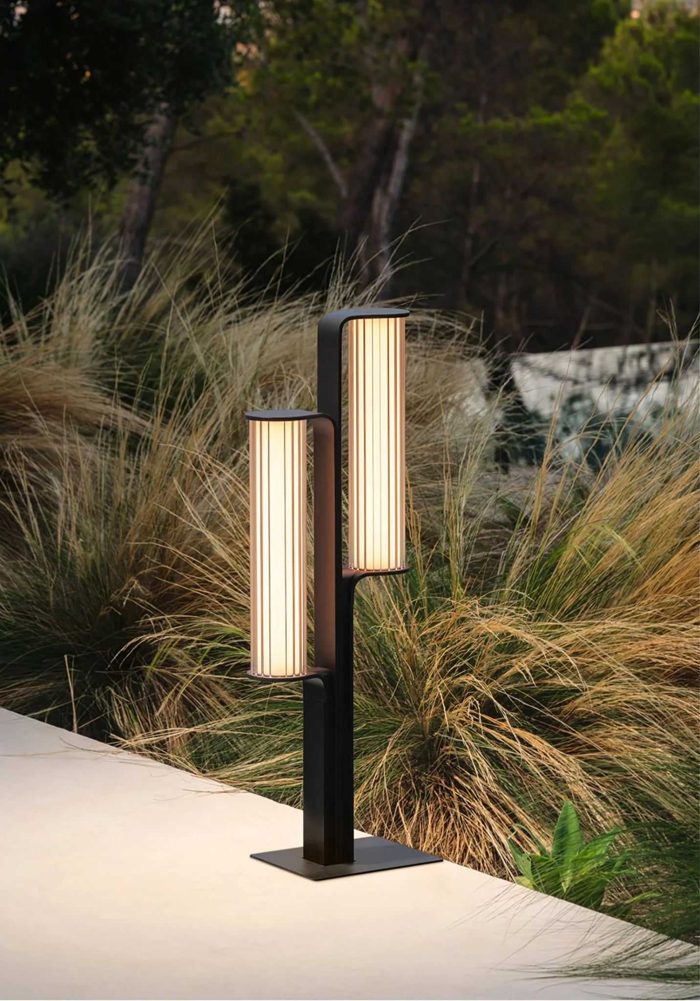 Lumo Arc Duo Outdoor Lamp - Image 18