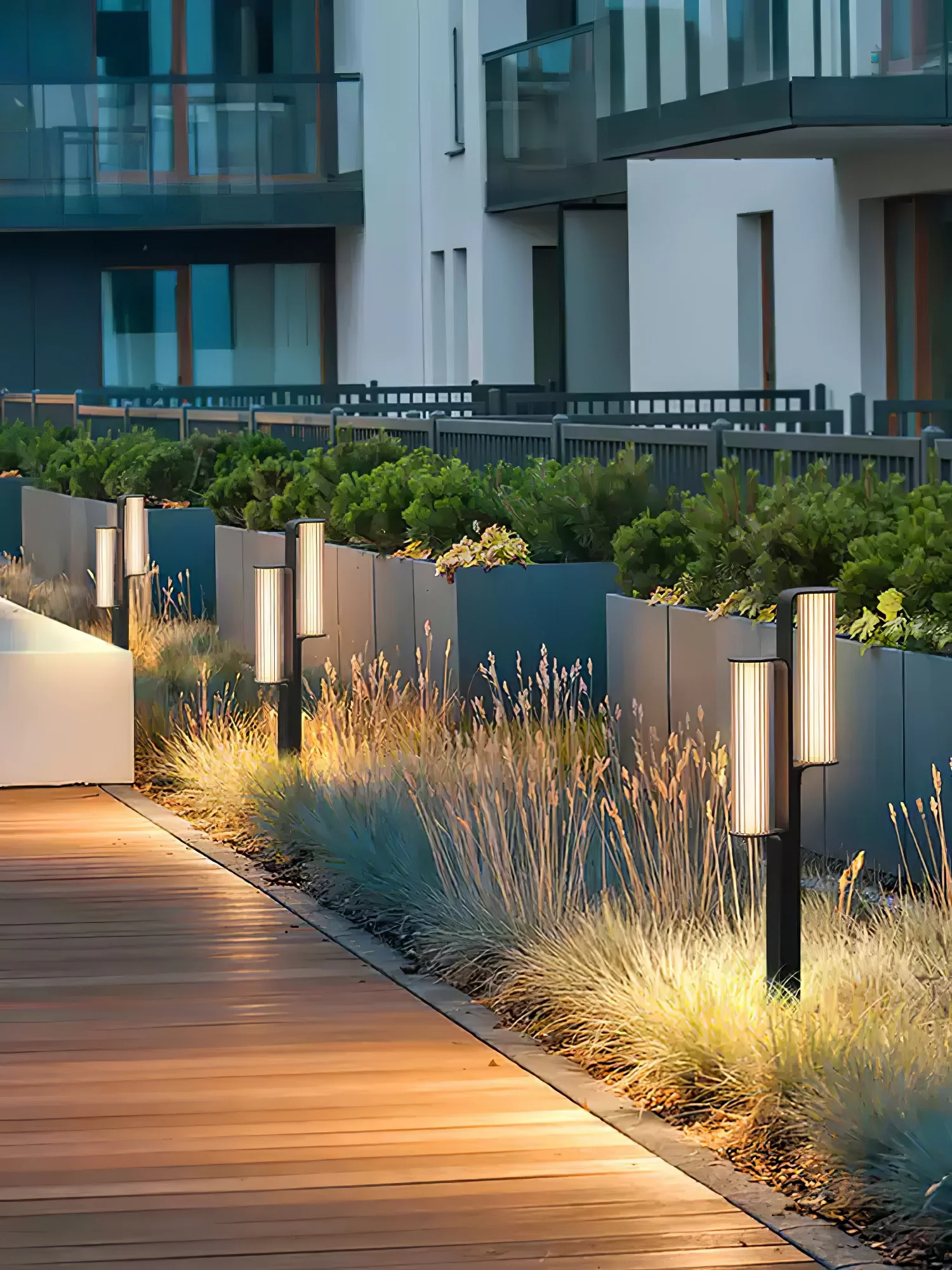 Lumo Arc Duo Outdoor Lamp - Image 6