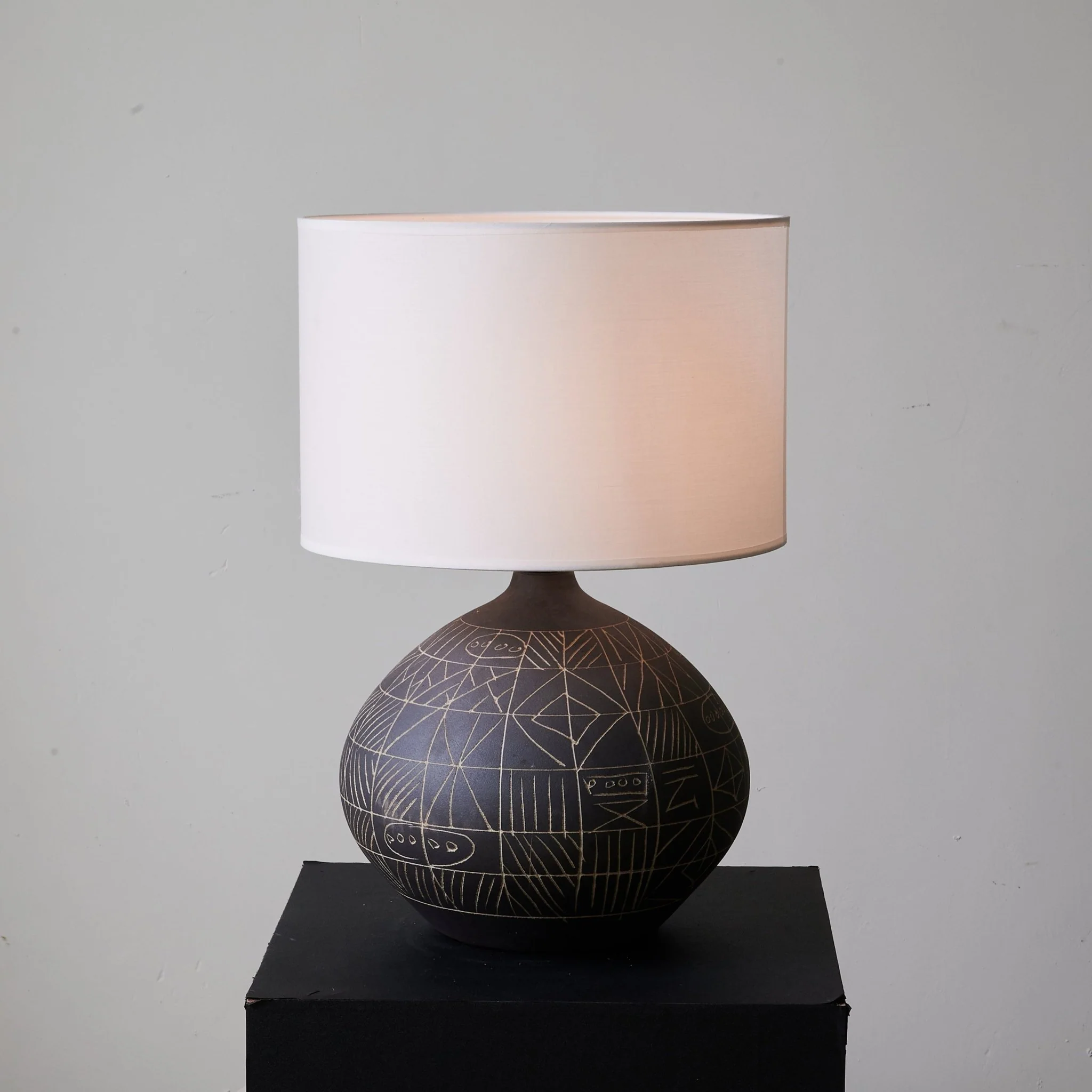 Lunari Etch Table Lamp - Image 2