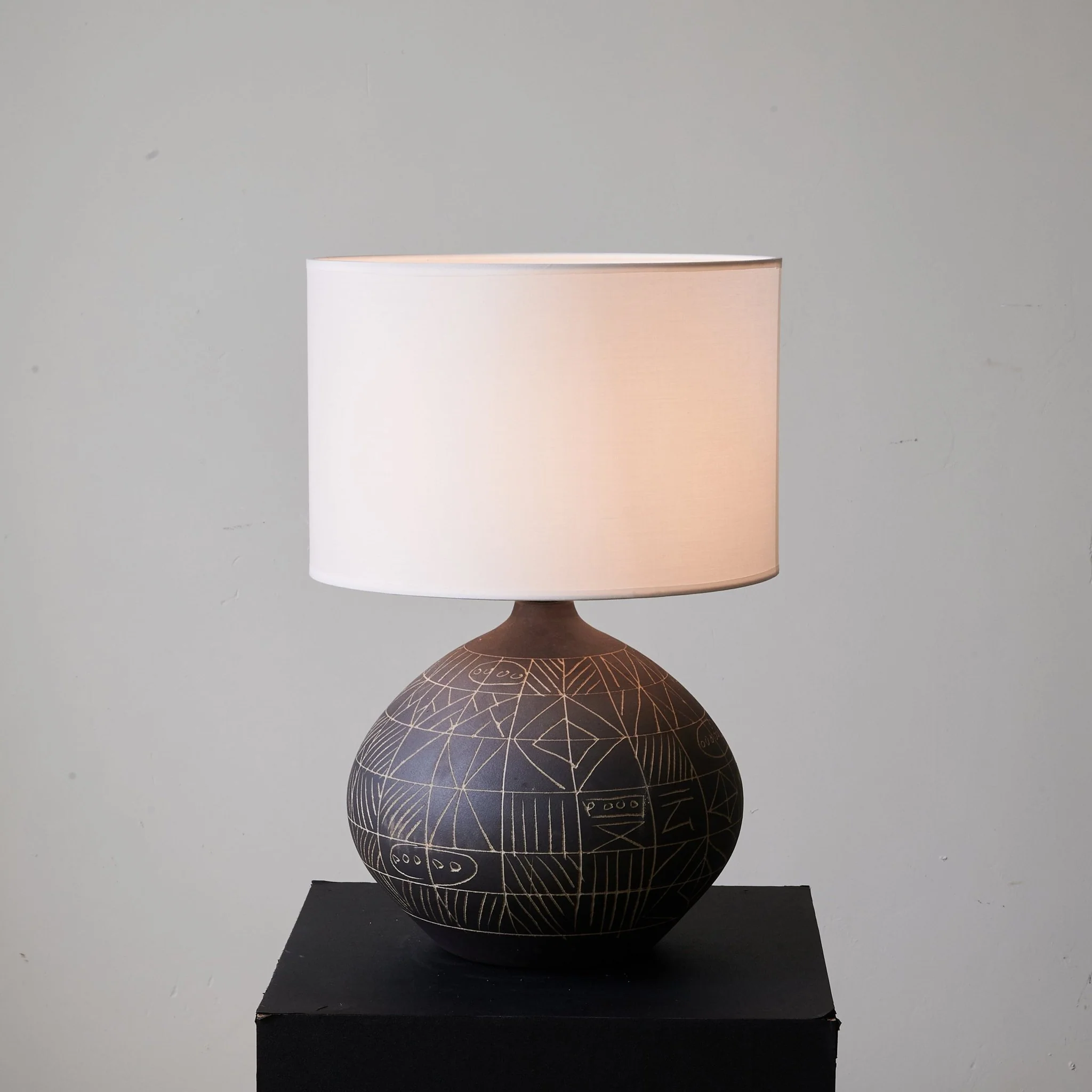 Lunari Etch Table Lamp - Image 5