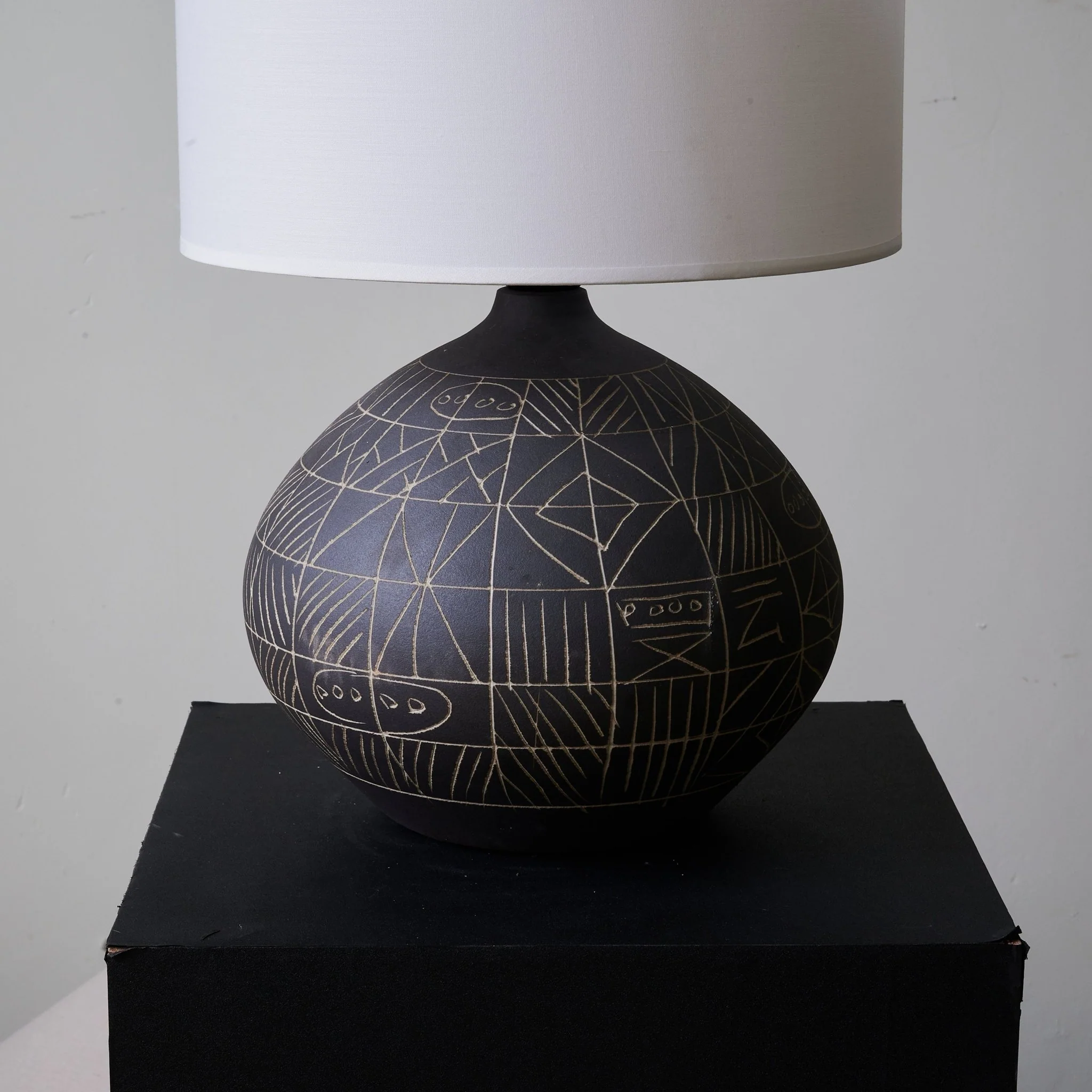 Lunari Etch Table Lamp - Image 6
