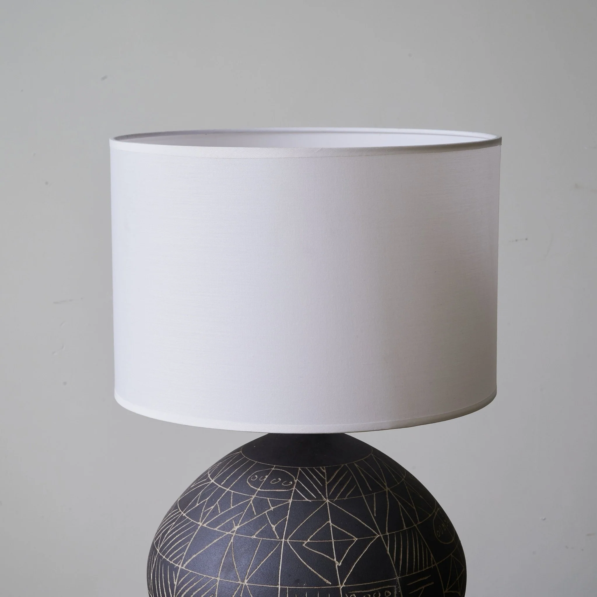Lunari Etch Table Lamp - Image 8