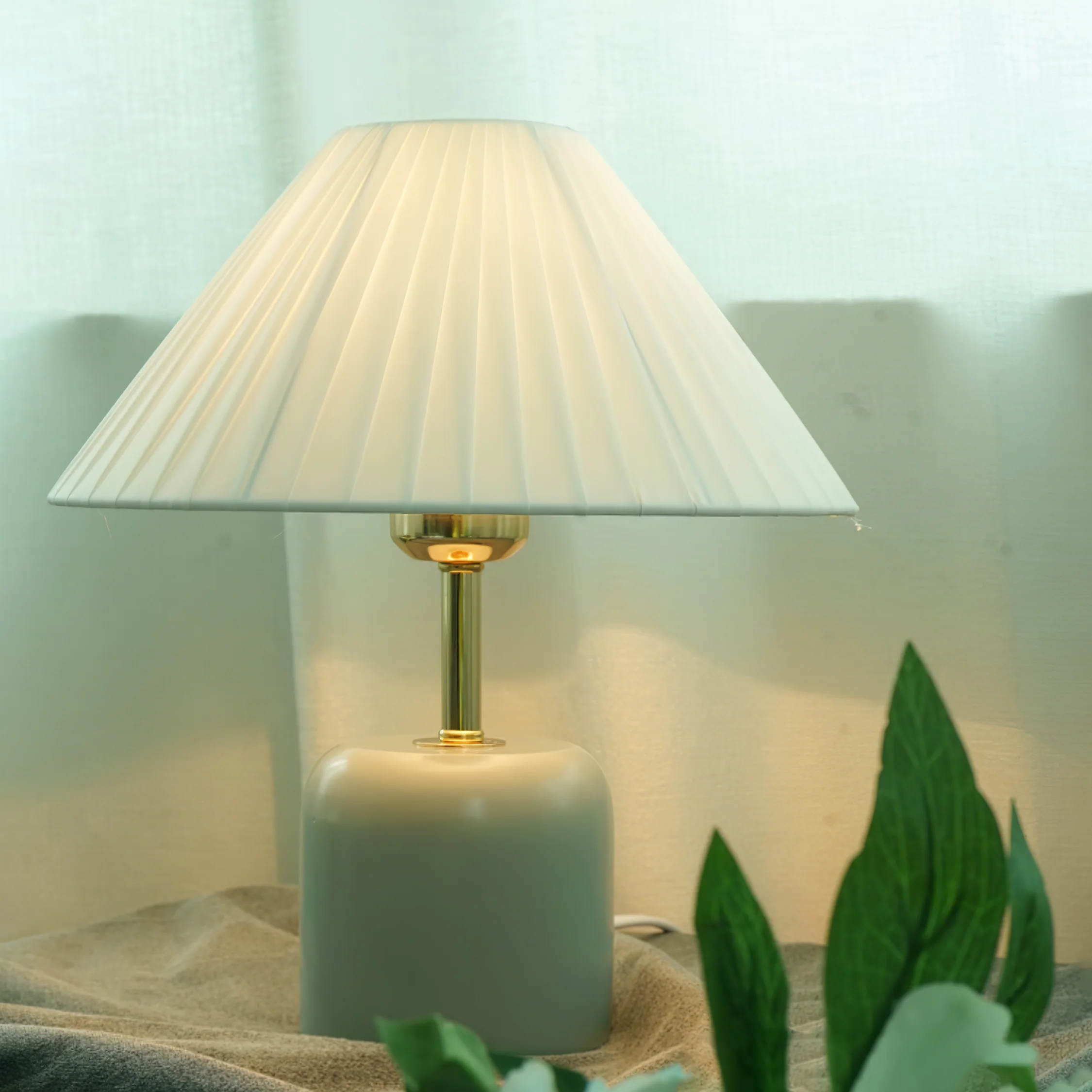 Lunitidal Table Lamp - Image 14