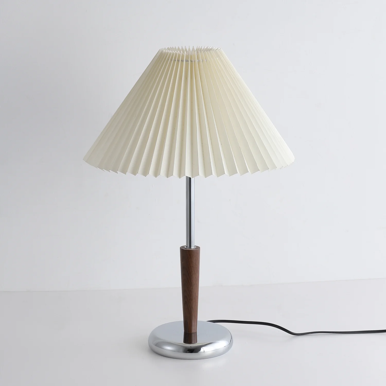 Lynnea Pleated Table Lamp - Image 3