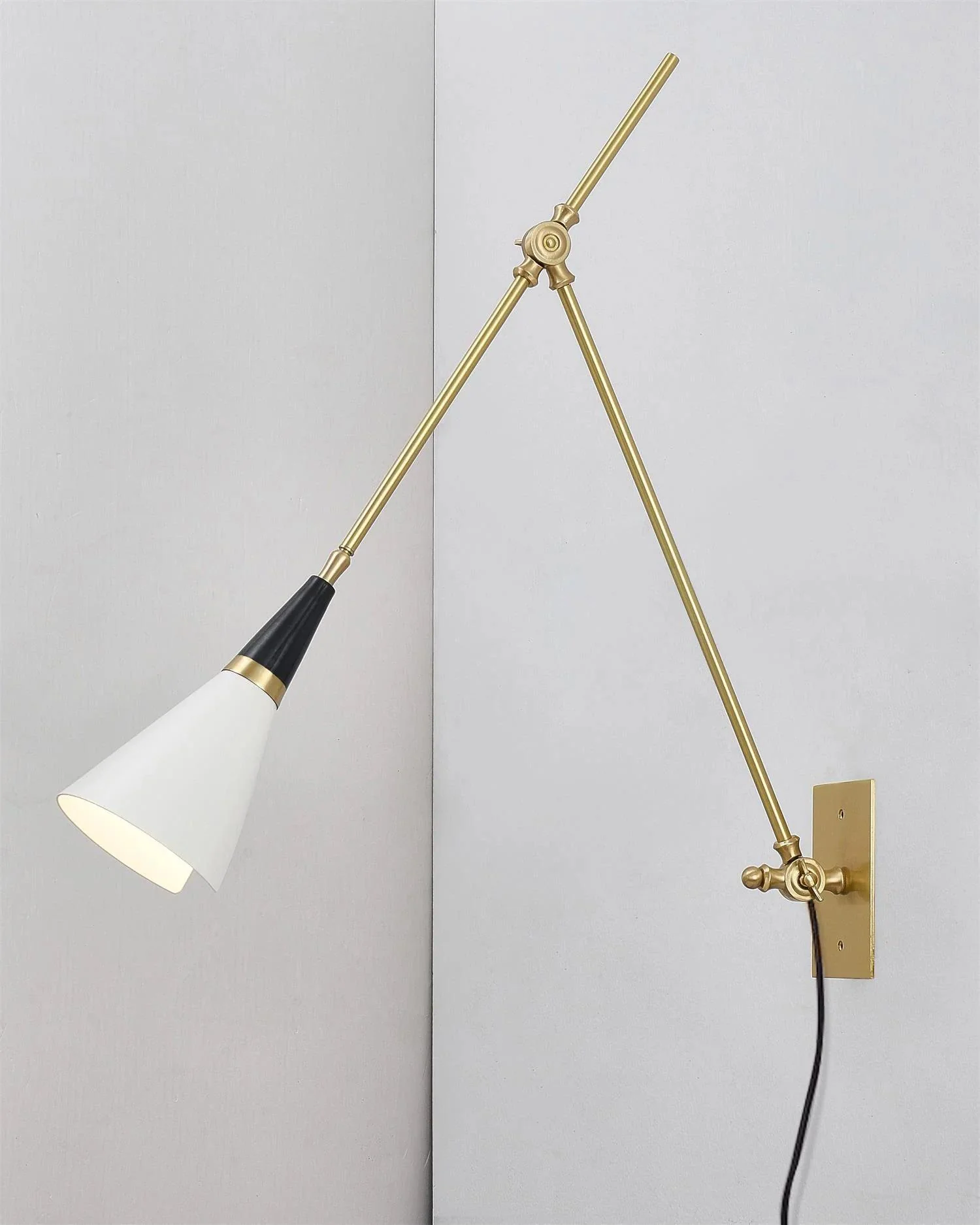 Magari Plug In Wall Lamp - Image 4