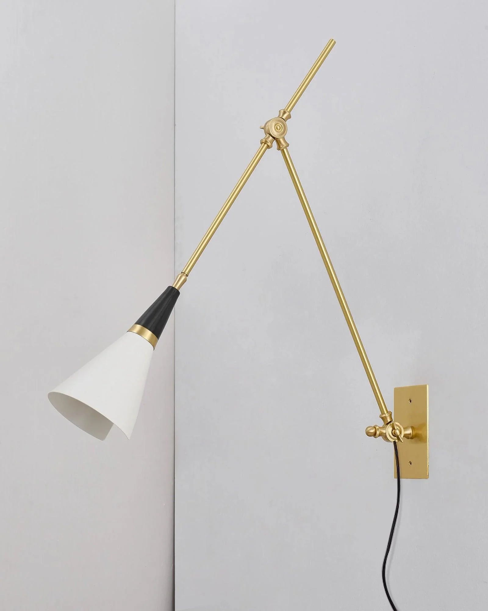 Magari Plug In Wall Lamp - Image 5