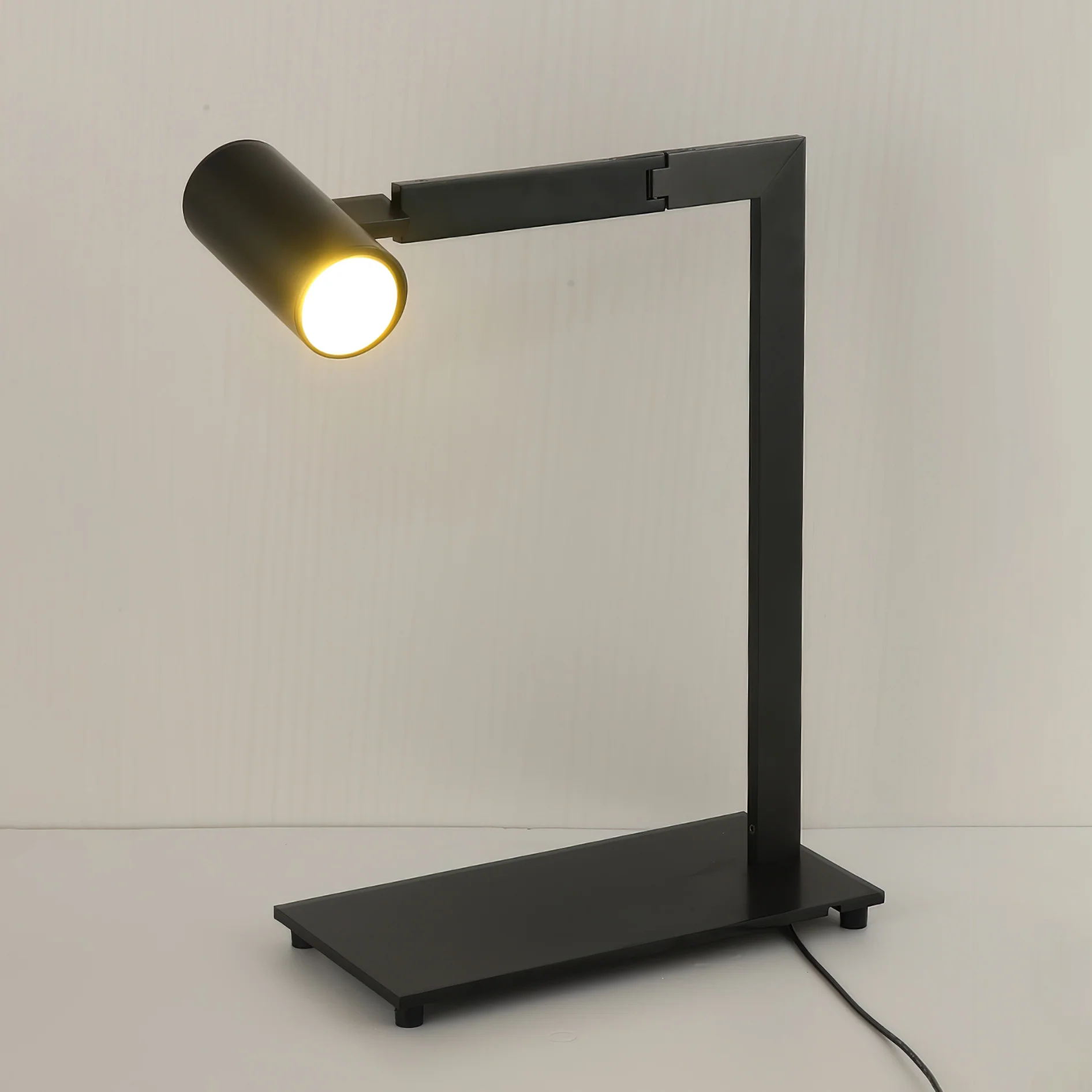 Mahari Table Lamp - Image 3