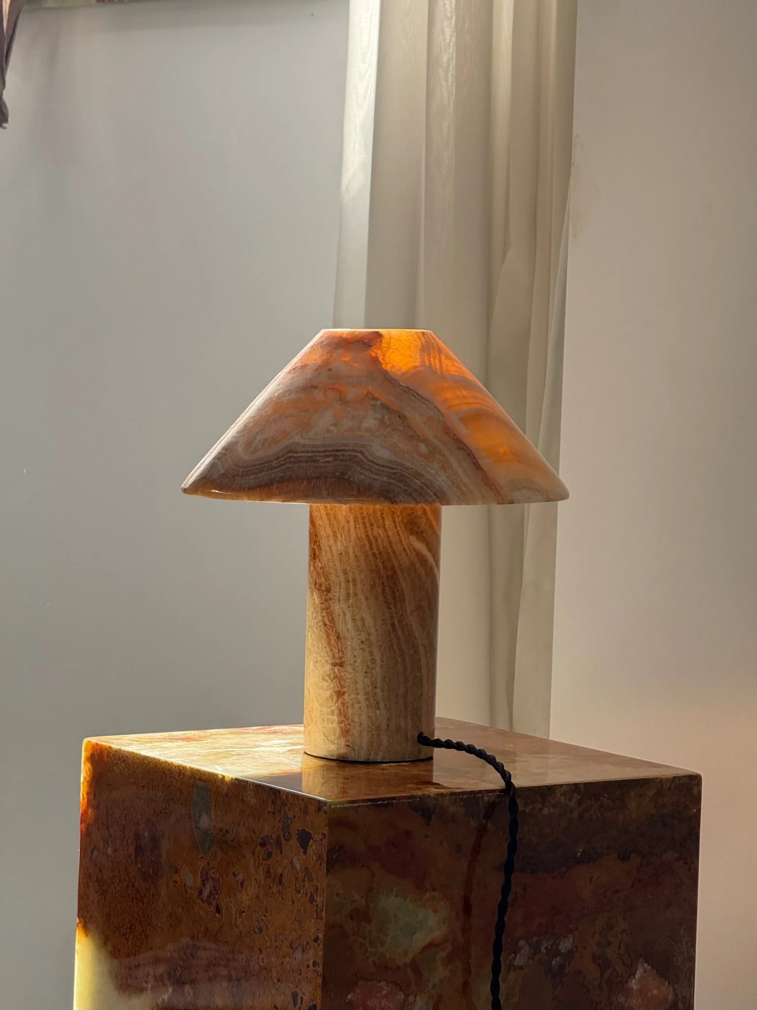 Marbelle Onyx Table Lamp - Image 29