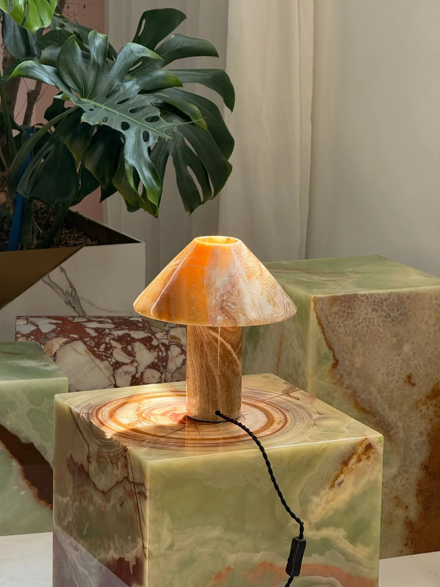 Marbelle Onyx Table Lamp - Image 33