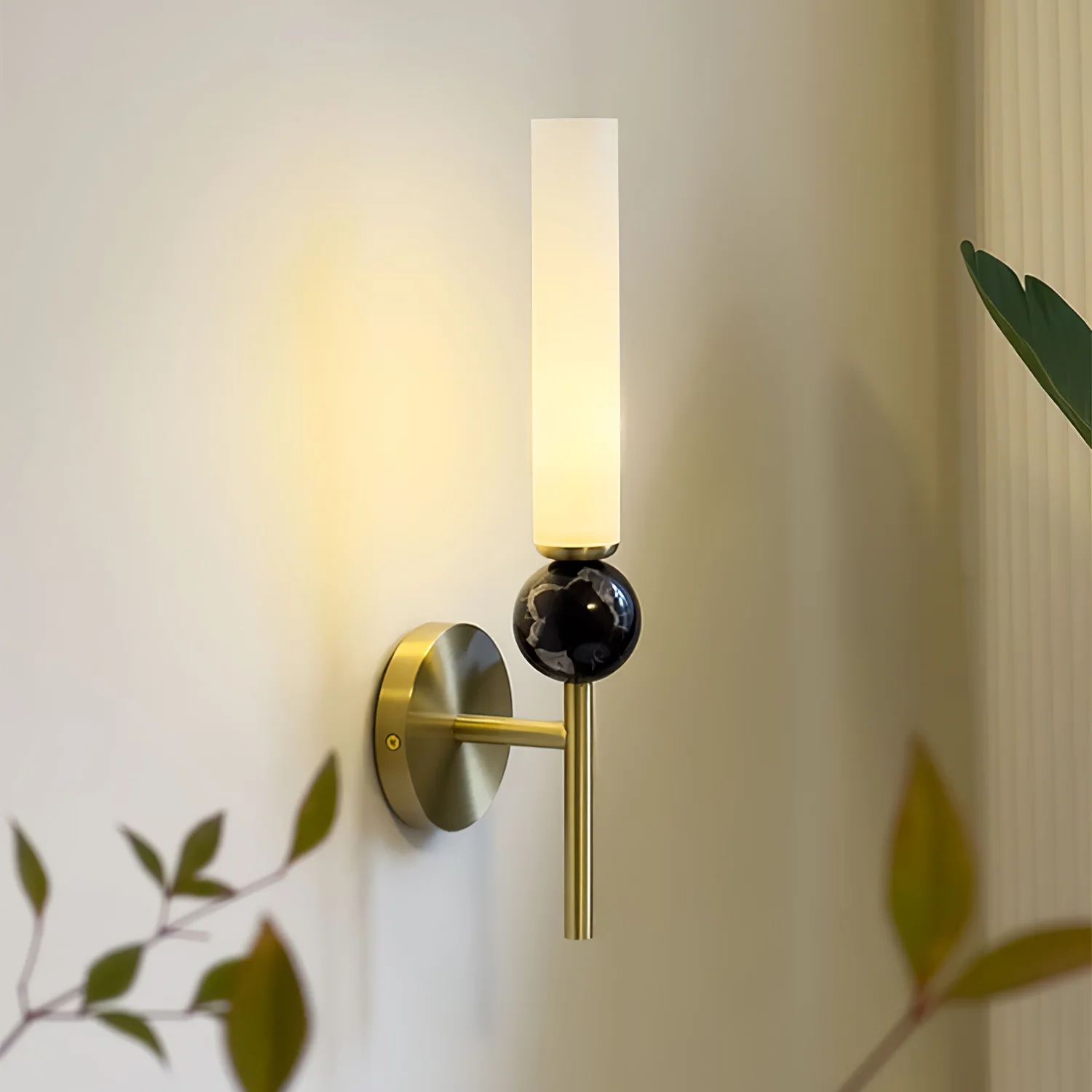 Marble Vertical Wall Lamp - Image 4