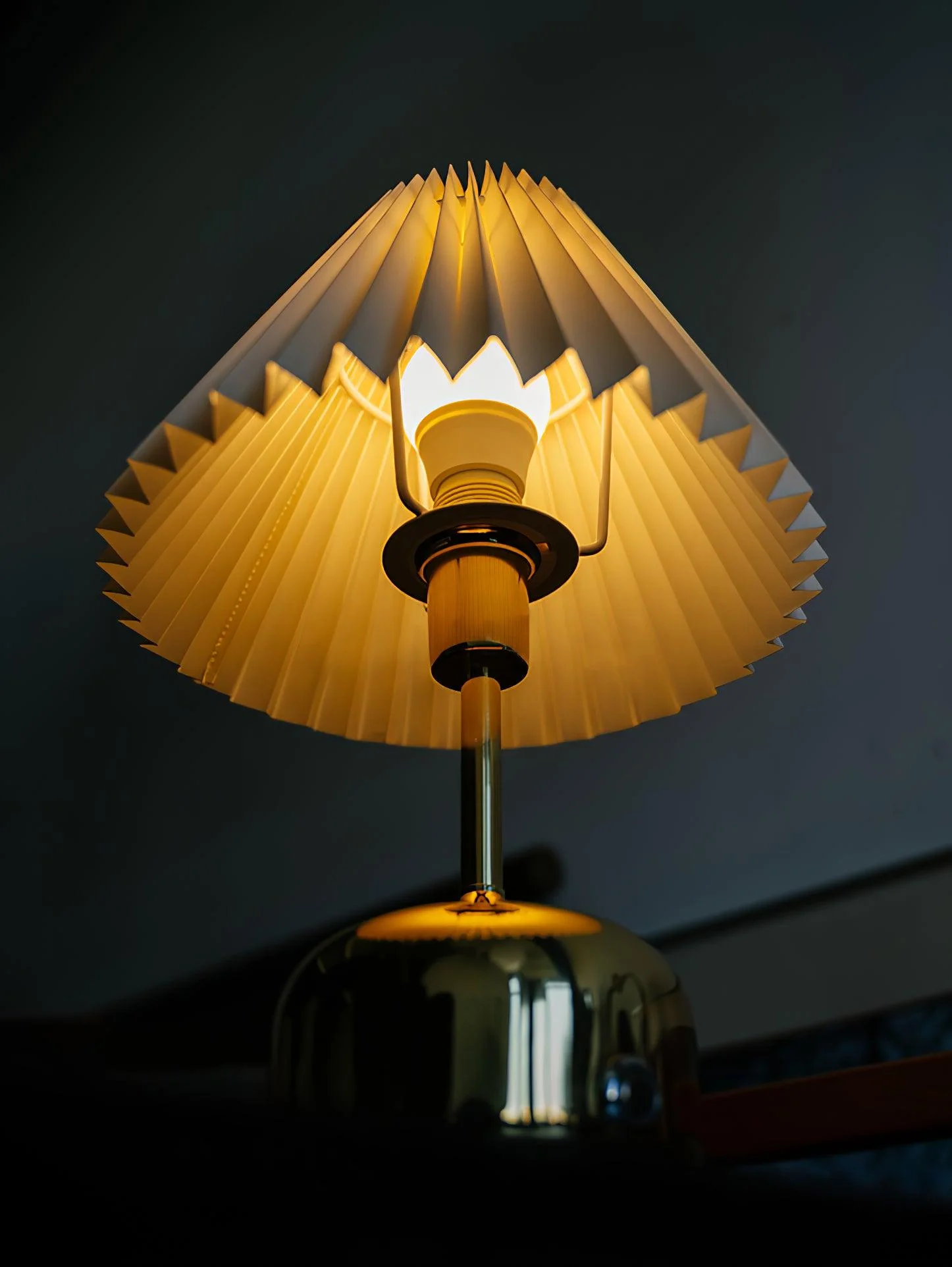 Metal Antique Table Lamp - Image 9