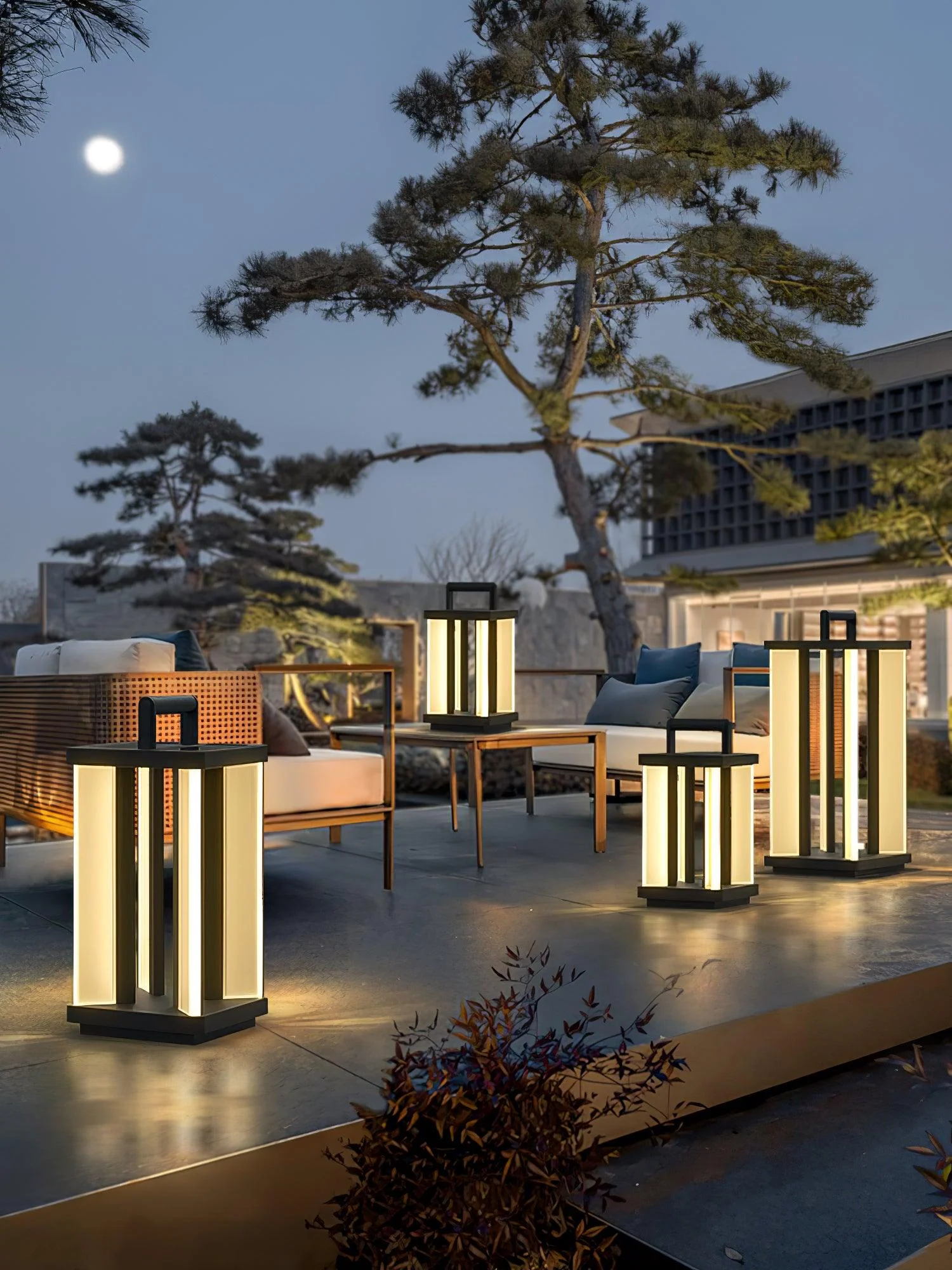 Metroluxe Outdoor Light - Image 10