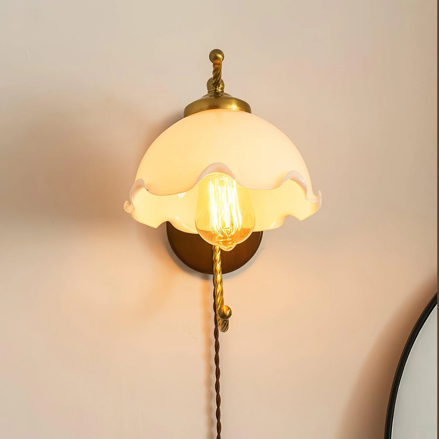 Milky Flower Wall Light - Image 4