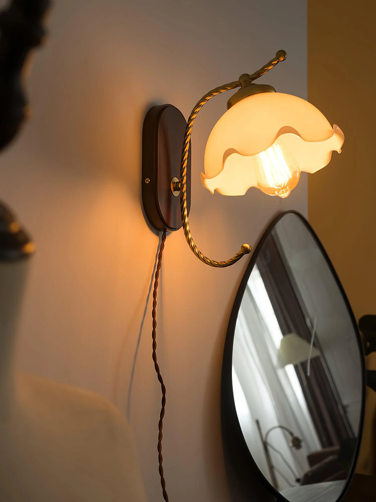 Milky Flower Wall Light - Image 7